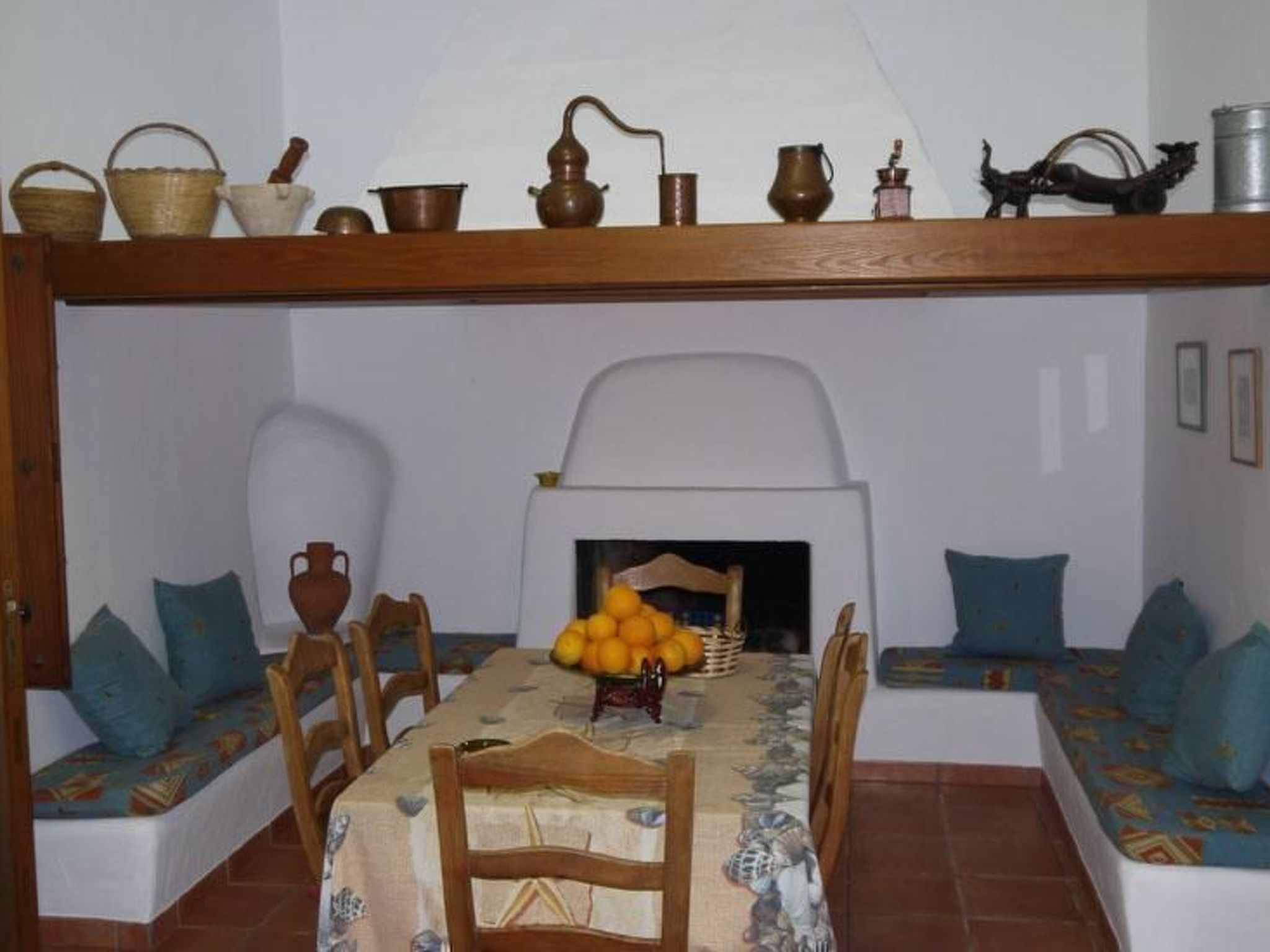 Renoviertes Ferienhaus in Sant Carles De Peralta mit Eigenem Pool-Binnen