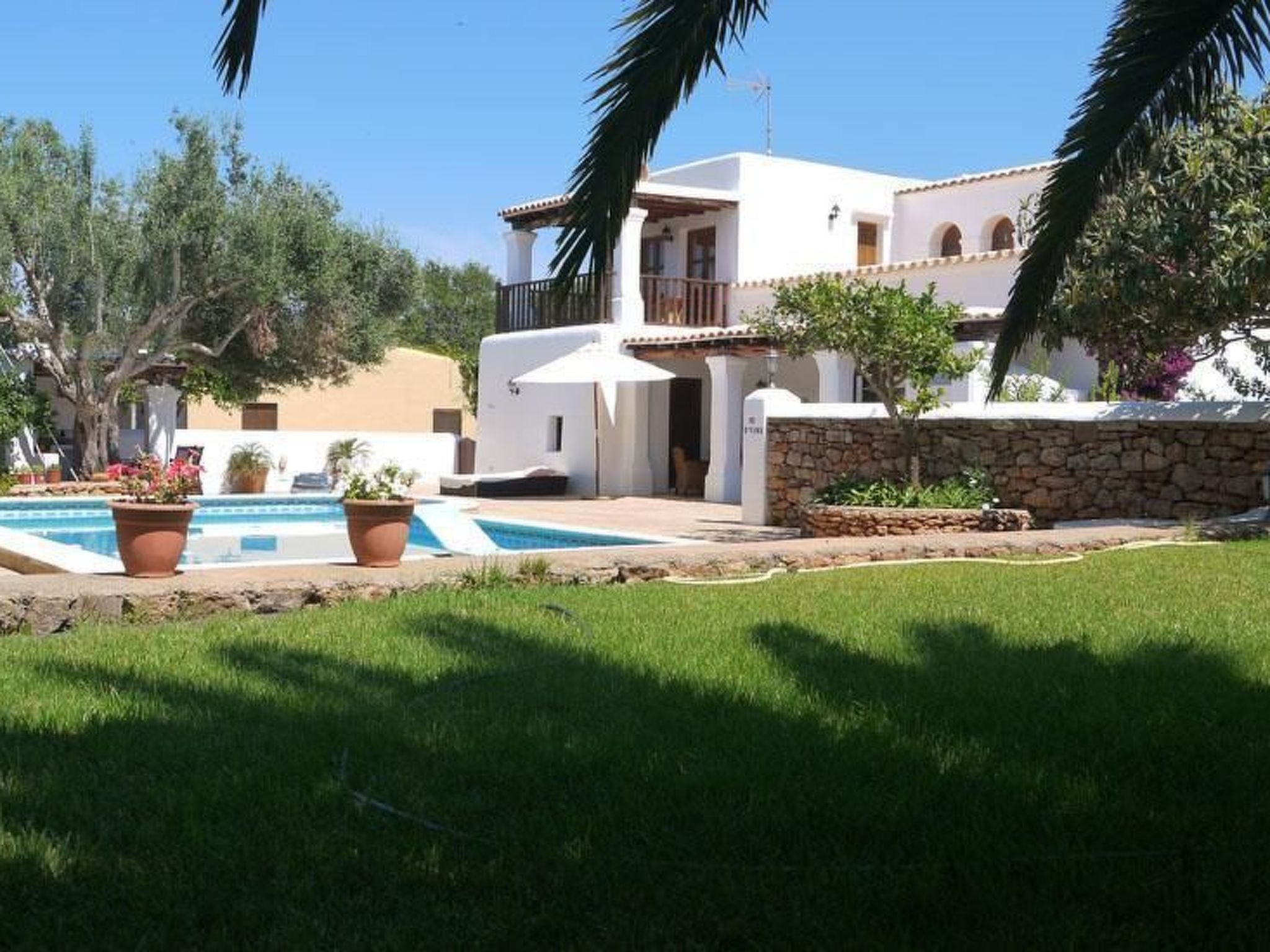 Renoviertes Ferienhaus in Sant Carles De Peralta mit Eigenem Pool-Binnen