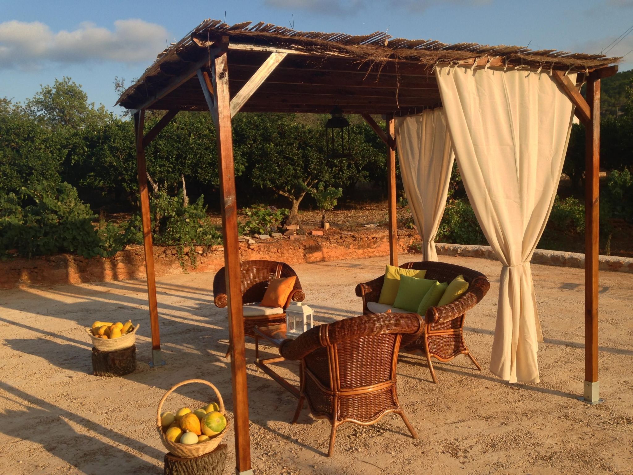 Renoviertes Ferienhaus in Sant Carles De Peralta mit Eigenem Pool-Binnen