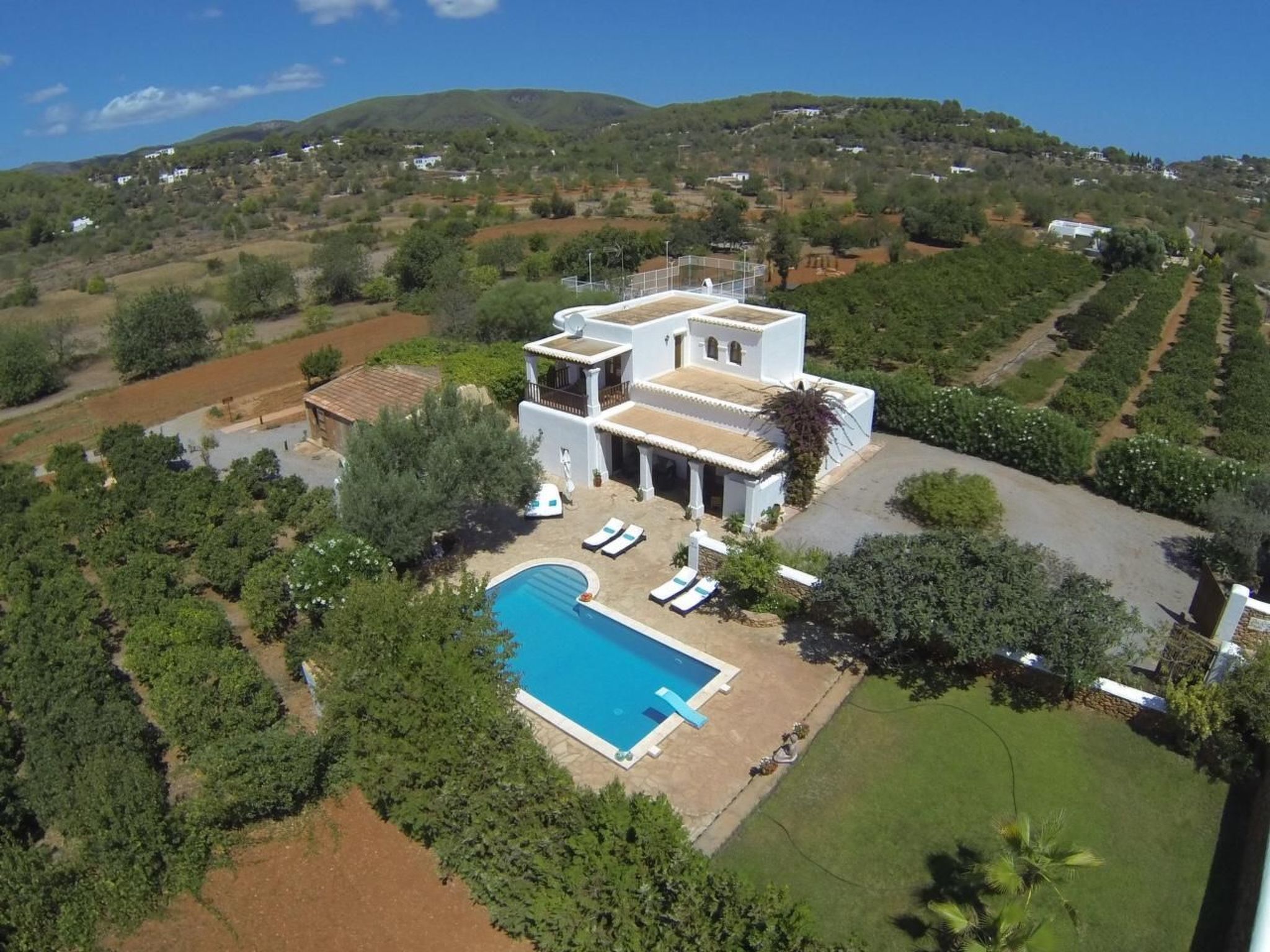 Renoviertes Ferienhaus in Sant Carles De Peralta mit Eigenem Pool-Binnen