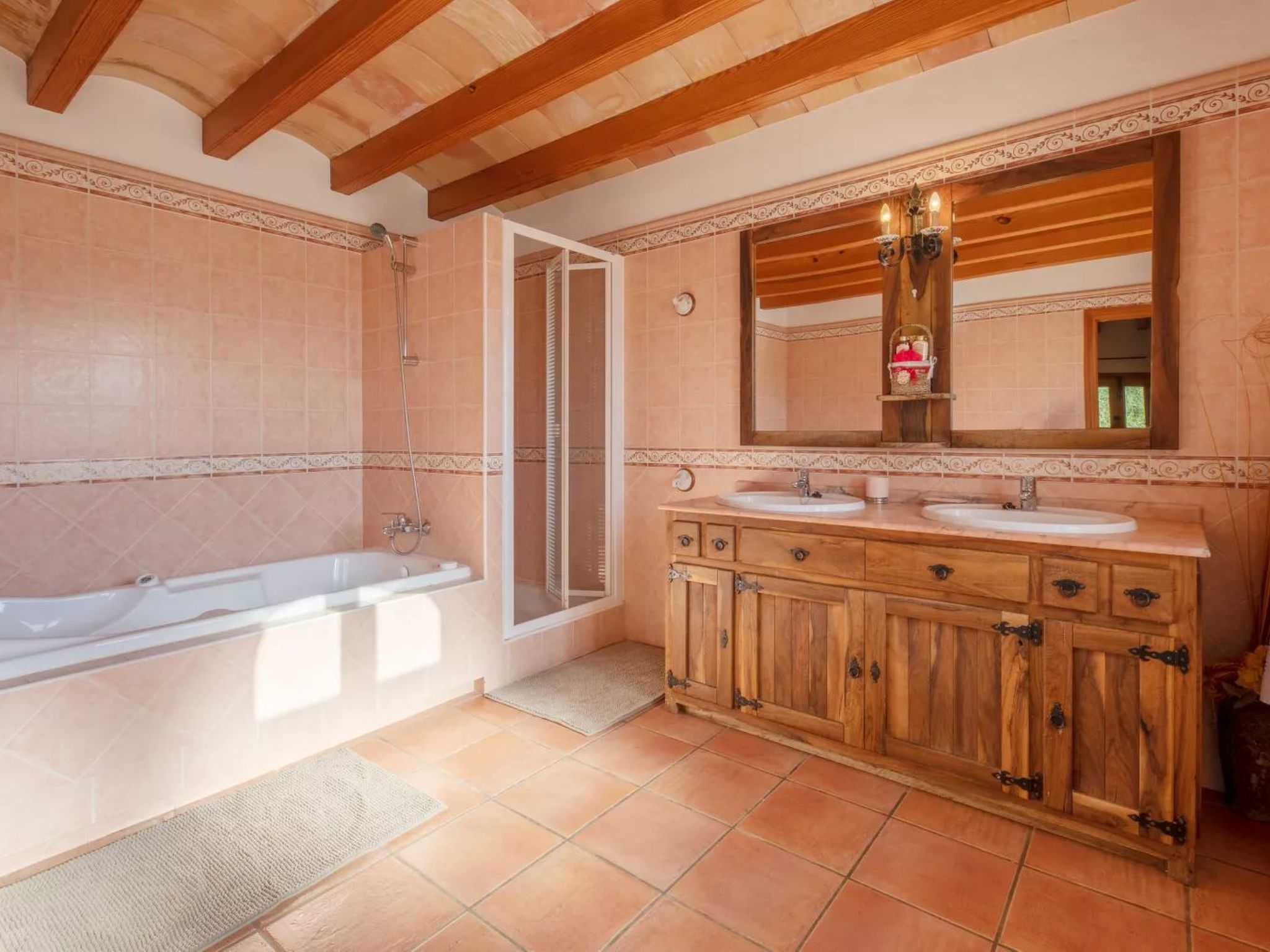 Renoviertes Ferienhaus in Sant Carles De Peralta mit Eigenem Pool-Binnen