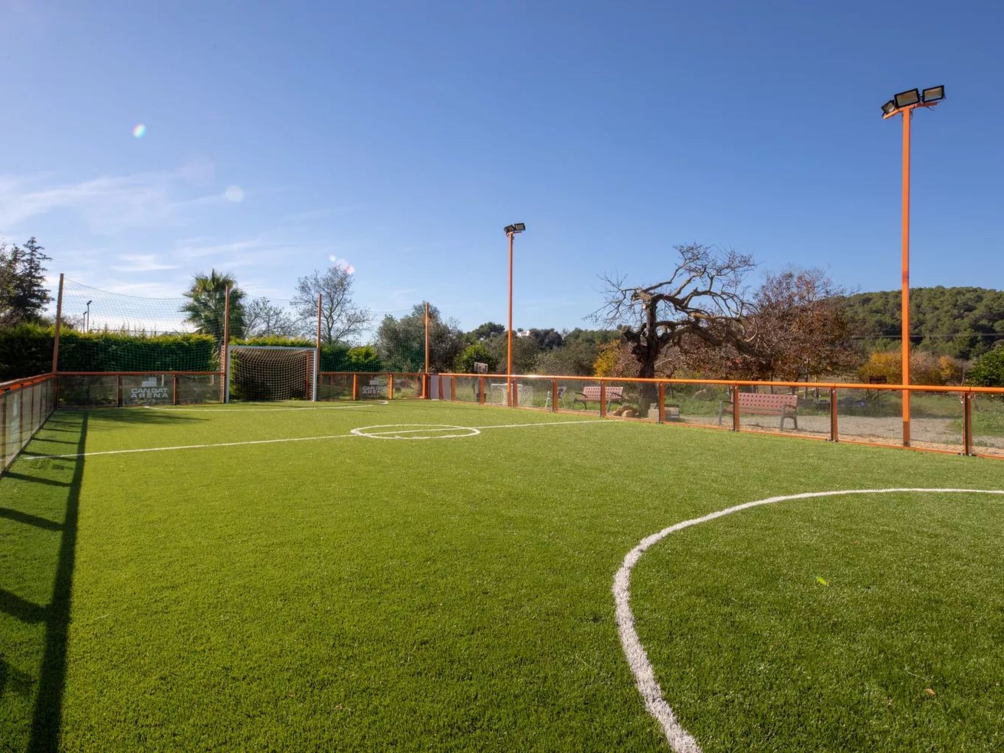 Renoviertes Ferienhaus in Sant Carles De Peralta mit Eigenem Pool-Binnen