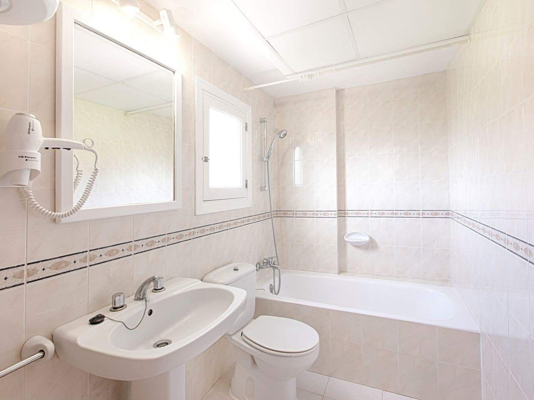 Photo of Appartement mit großem Gemeinschaftspool