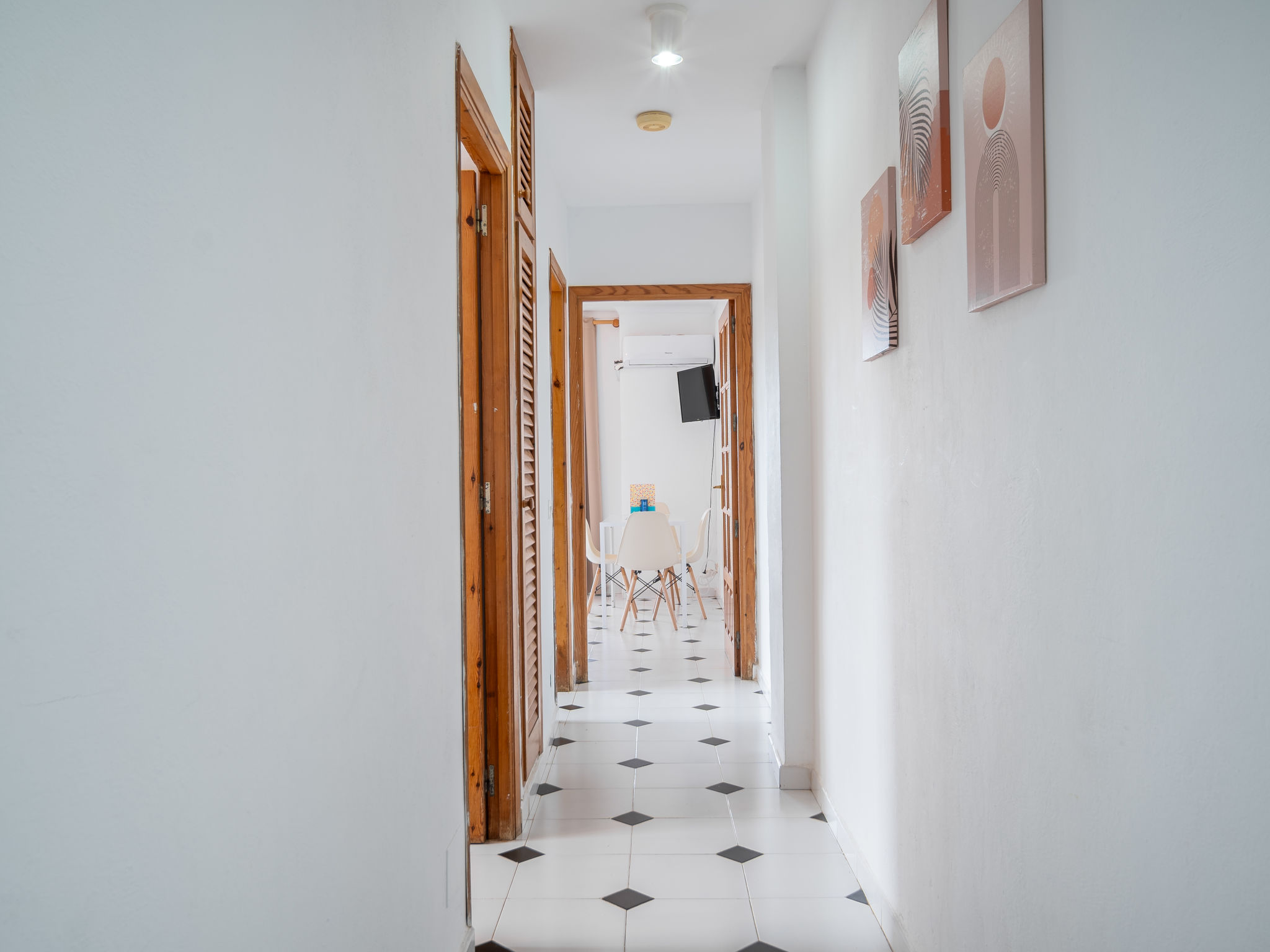 Es Grop AVista Mar-Binnen