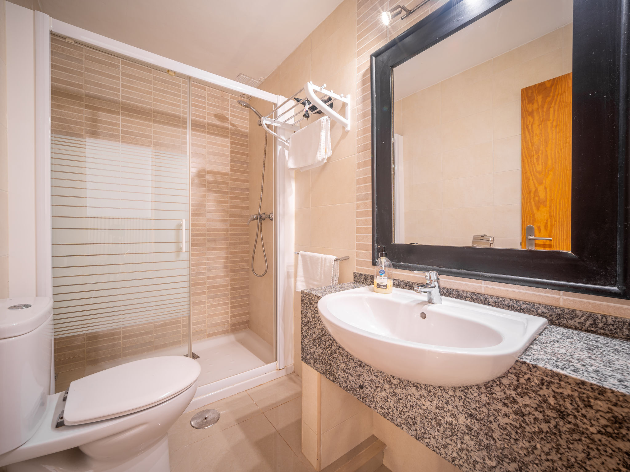 Es Grop Est. Vista Mar-Binnen