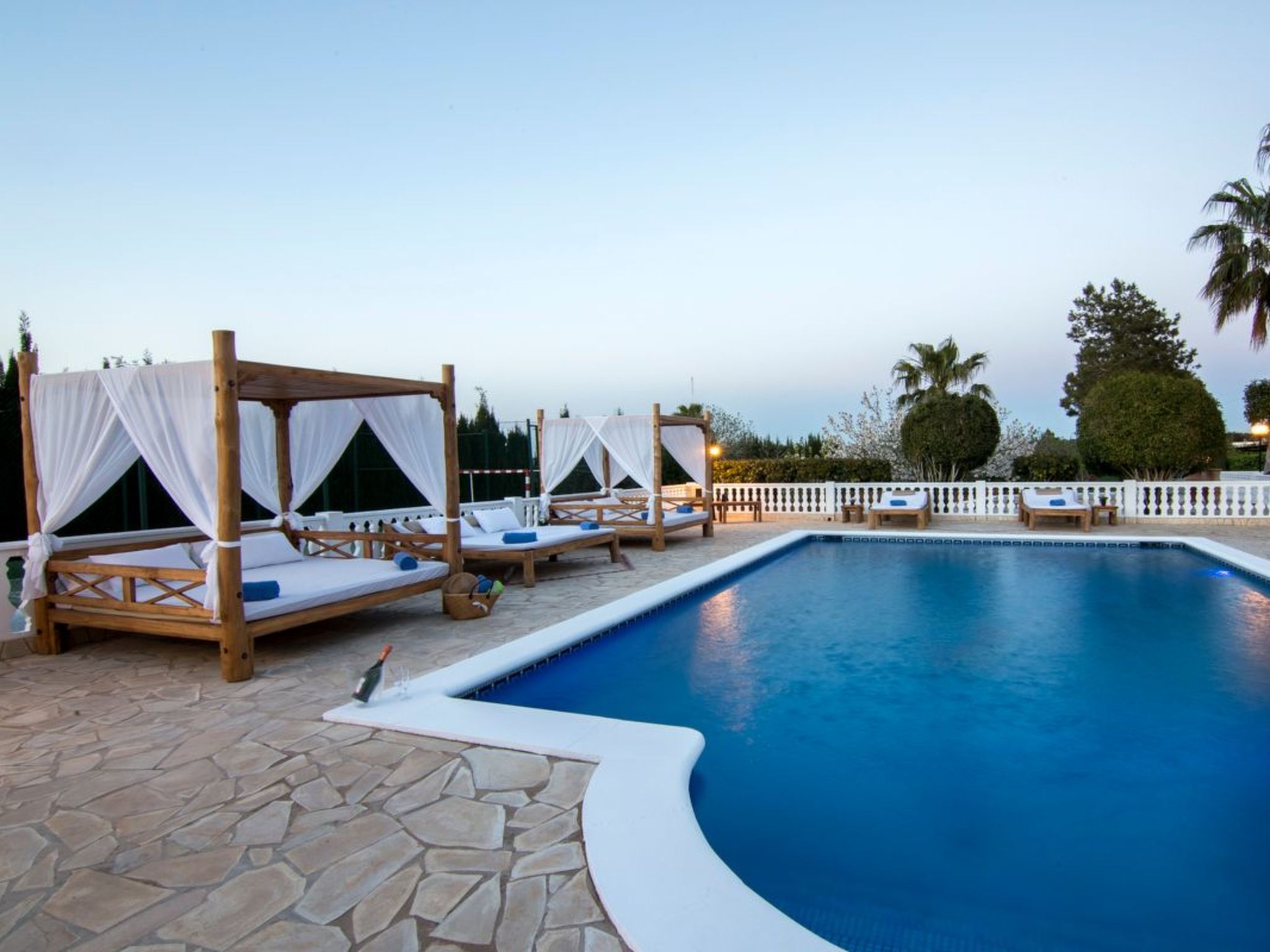 Villa Can Raes-Inside