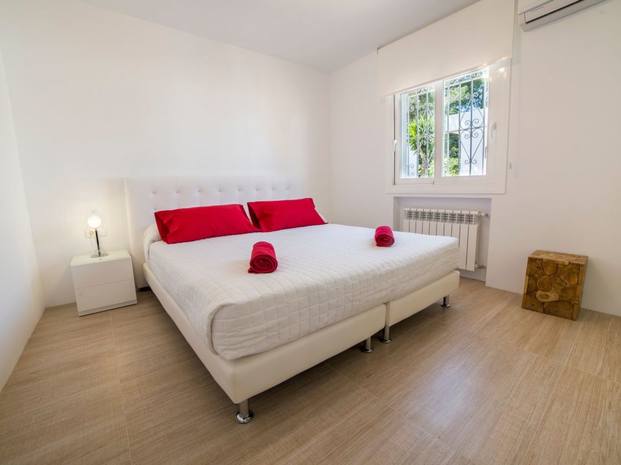 Villa Can Raes-Inside