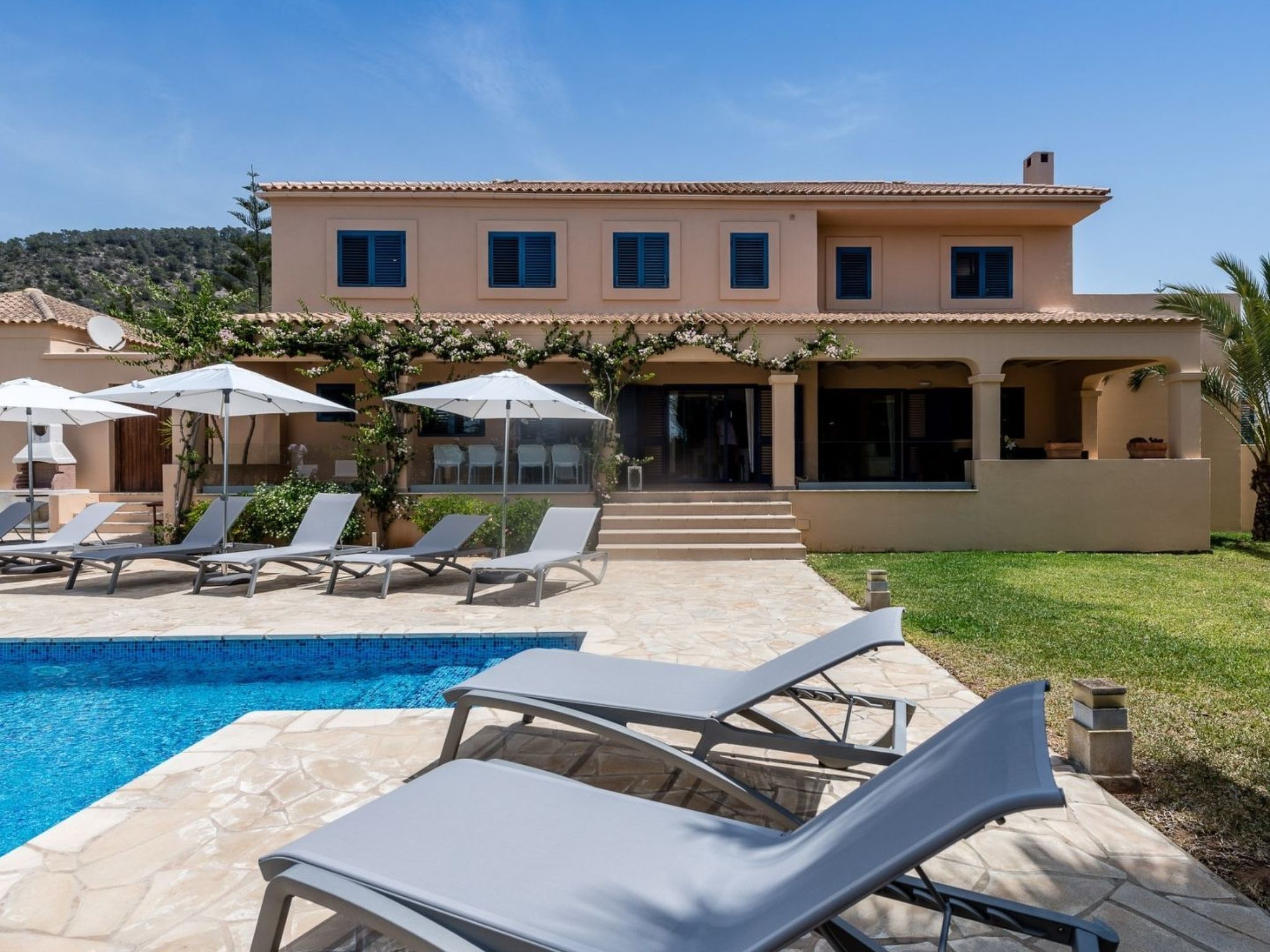 Villa in der Nähe des Zentrums und des Meeres-Drinnen