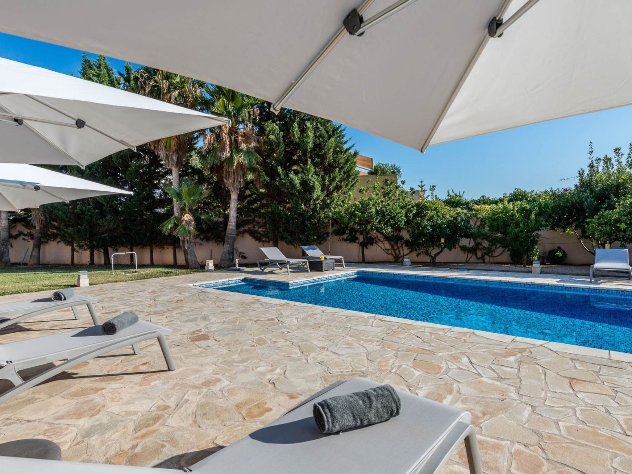 Villa in der Nähe des Zentrums und des Meeres-Drinnen