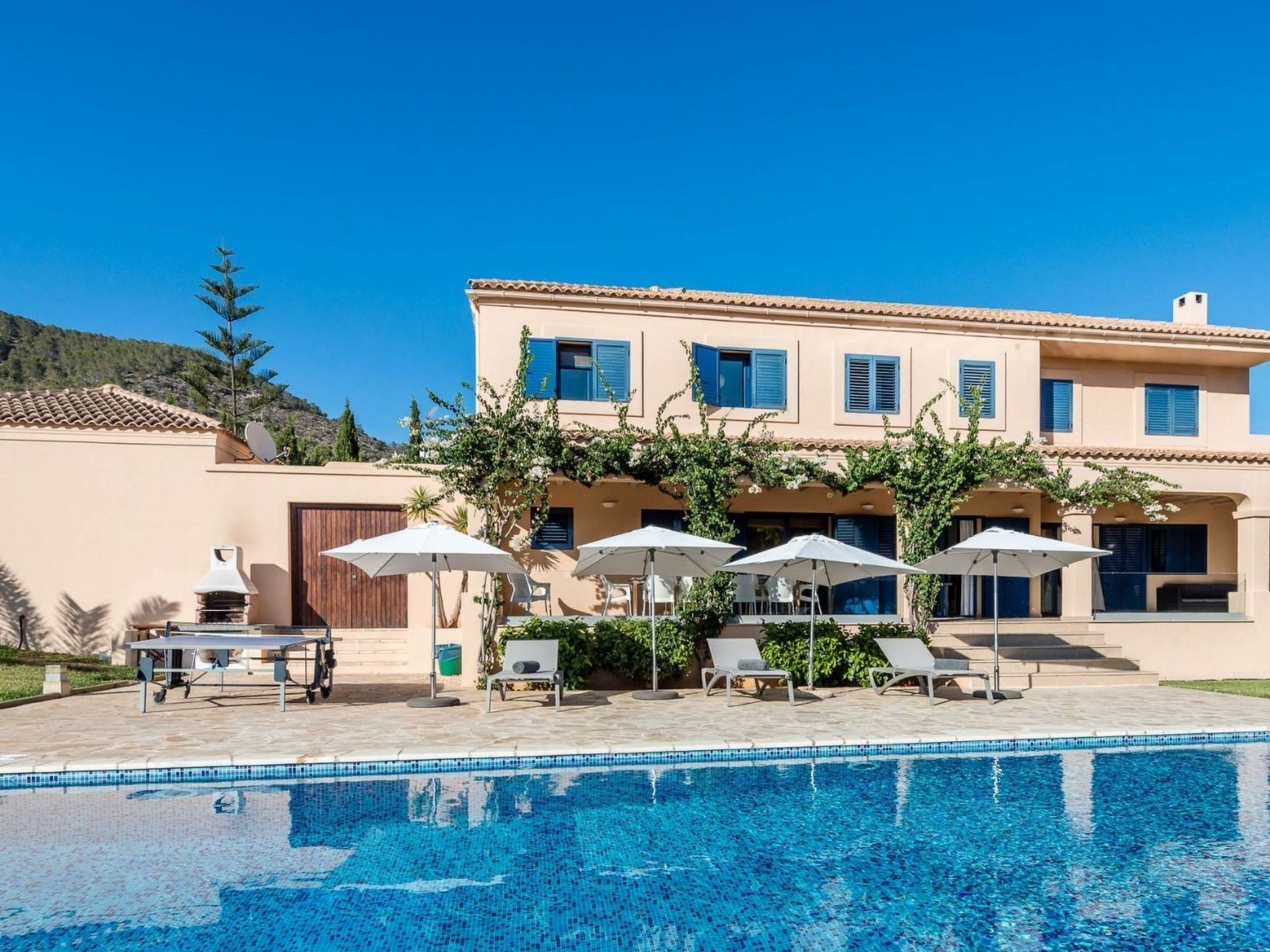 Villa in der Nähe des Zentrums und des Meeres-Drinnen