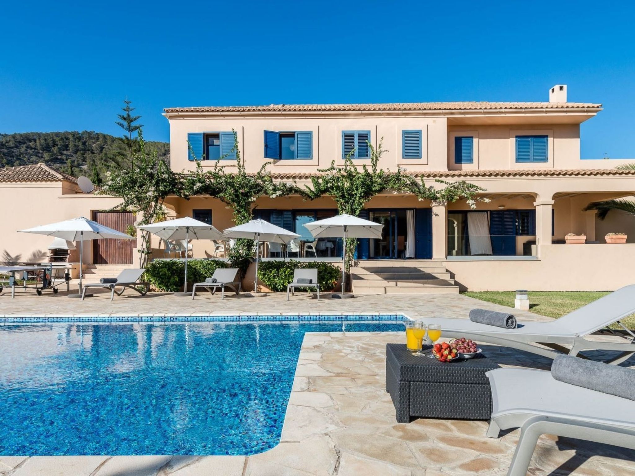 Villa in der Nähe des Zentrums und des Meeres-Drinnen