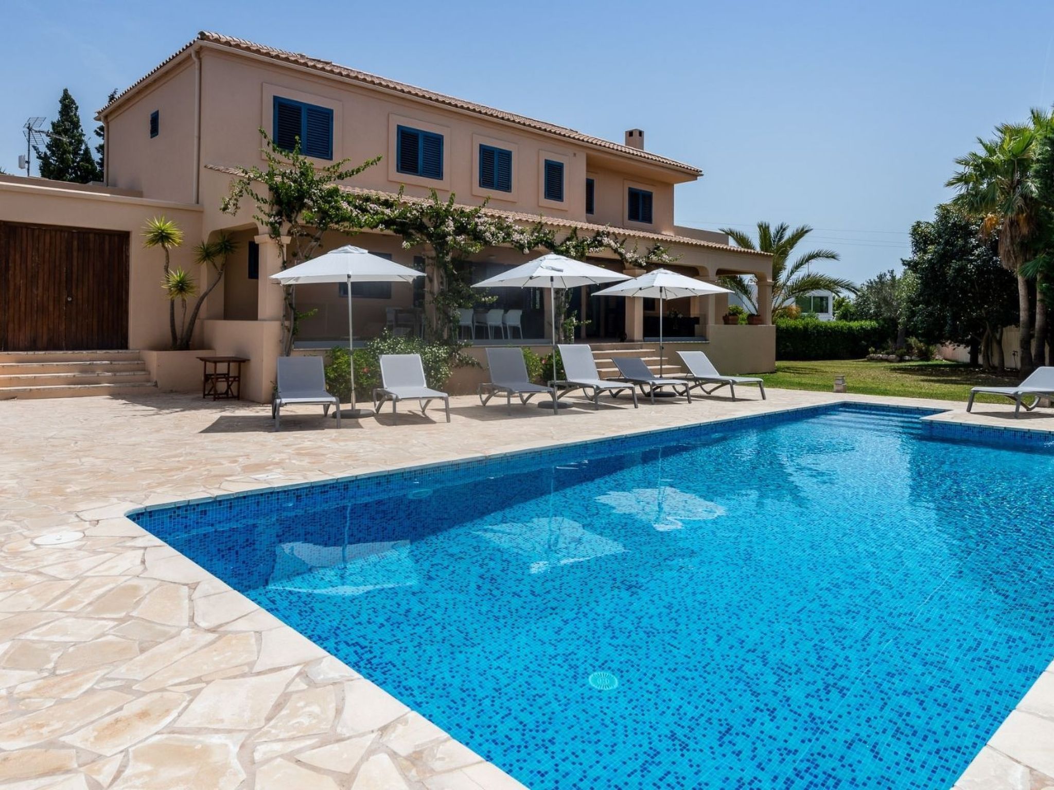 Villa in der Nähe des Zentrums und des Meeres-Drinnen