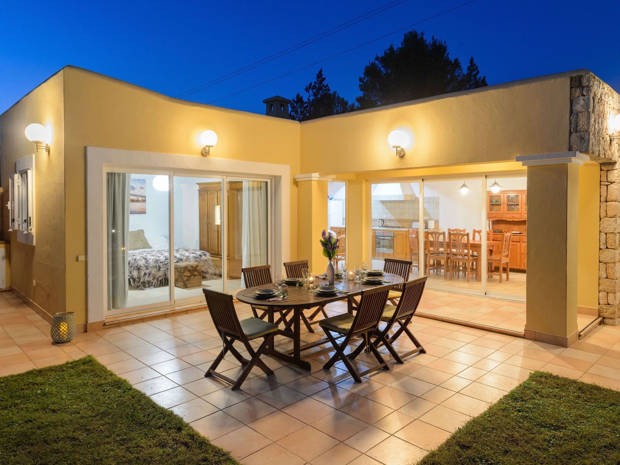 Schöne Villa Belvedere mit 4 Schlafzimmern, 3 Bädern, beheiztem Pool, zwei Whir