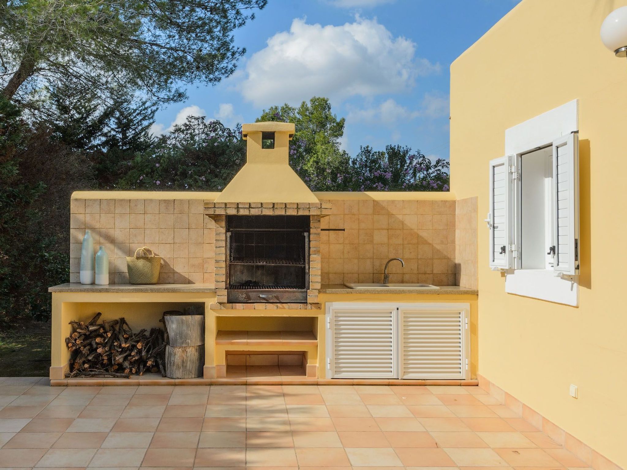 Schöne Villa Belvedere mit 4 Schlafzimmern, 3 Bädern, beheiztem Pool, zwei Whir-Outside