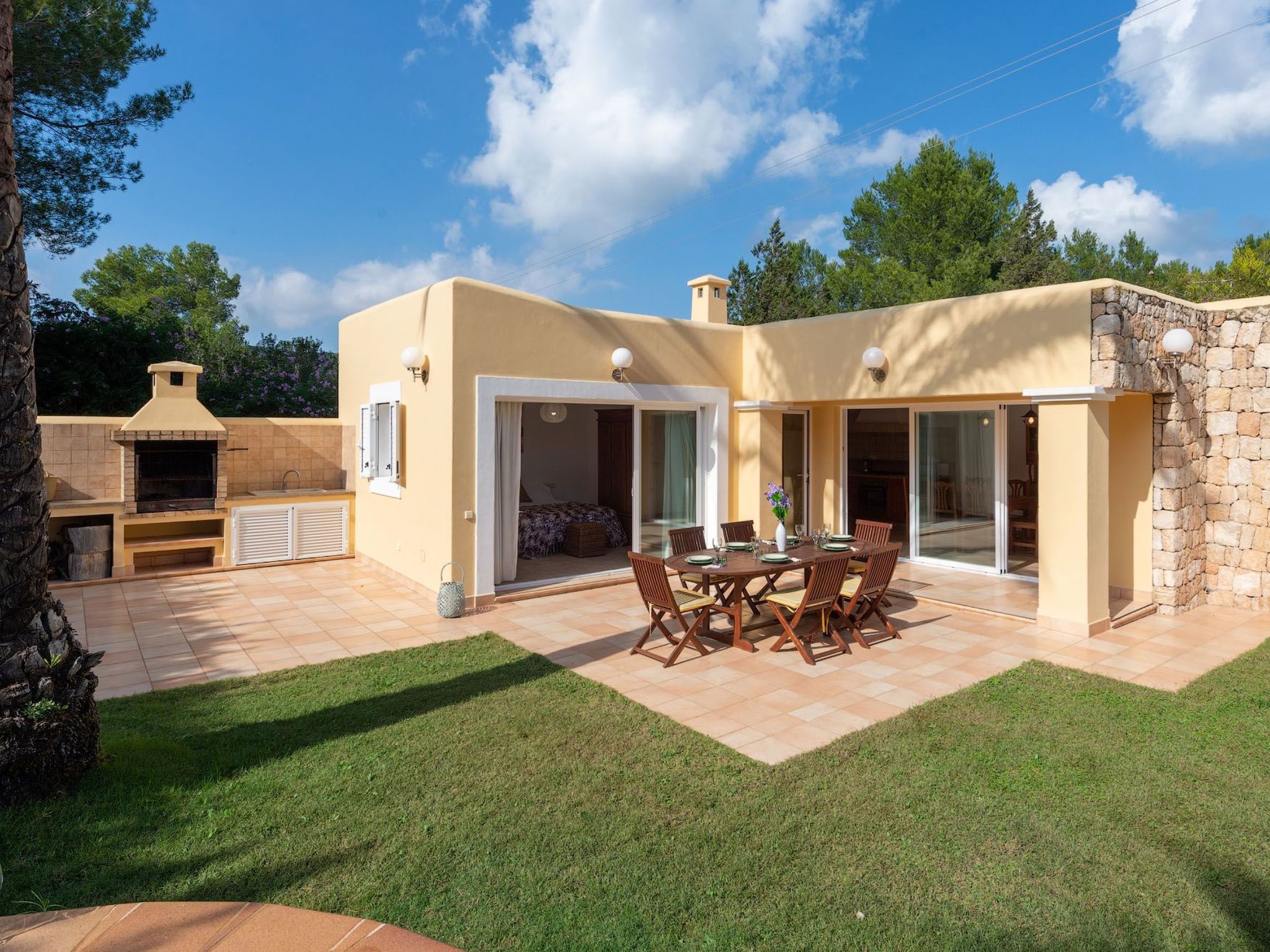 Schöne Villa Belvedere mit 4 Schlafzimmern, 3 Bädern, beheiztem Pool, zwei Whir-Image-tags.info