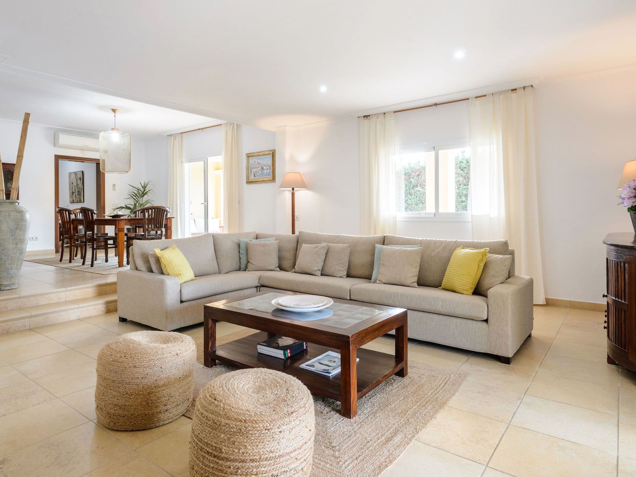 Schöne Villa Belvedere mit 4 Schlafzimmern, 3 Bädern, beheiztem Pool, zwei Whir-Image-tags.info