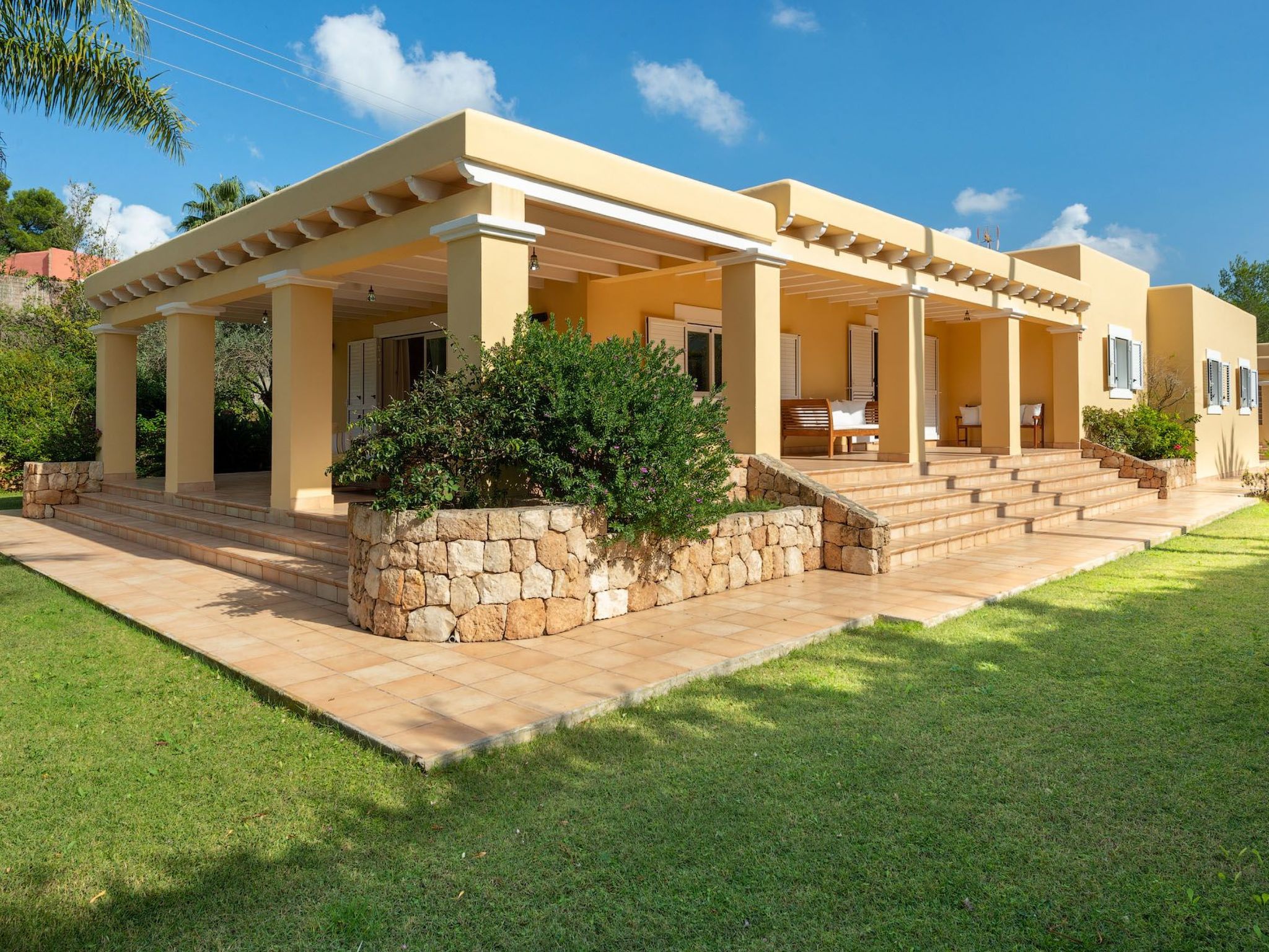 Photo of Schöne Villa Belvedere mit 4 Schlafzimmern, 3 Bädern, beheiztem Pool, zwei Whir