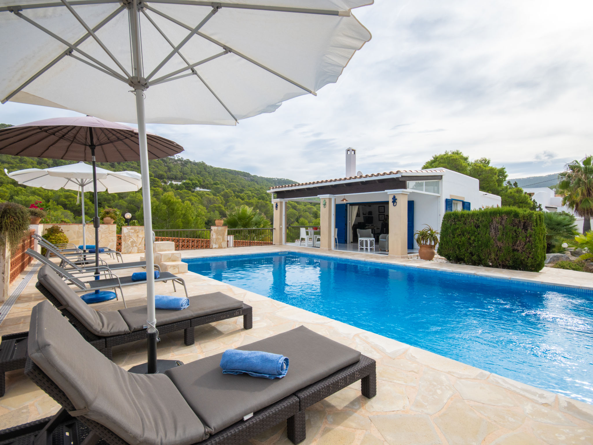 Cala Vadella accommodation cottages for rent in Cala Vadella apartments to rent in Cala Vadella holiday homes to rent in Cala Vadella