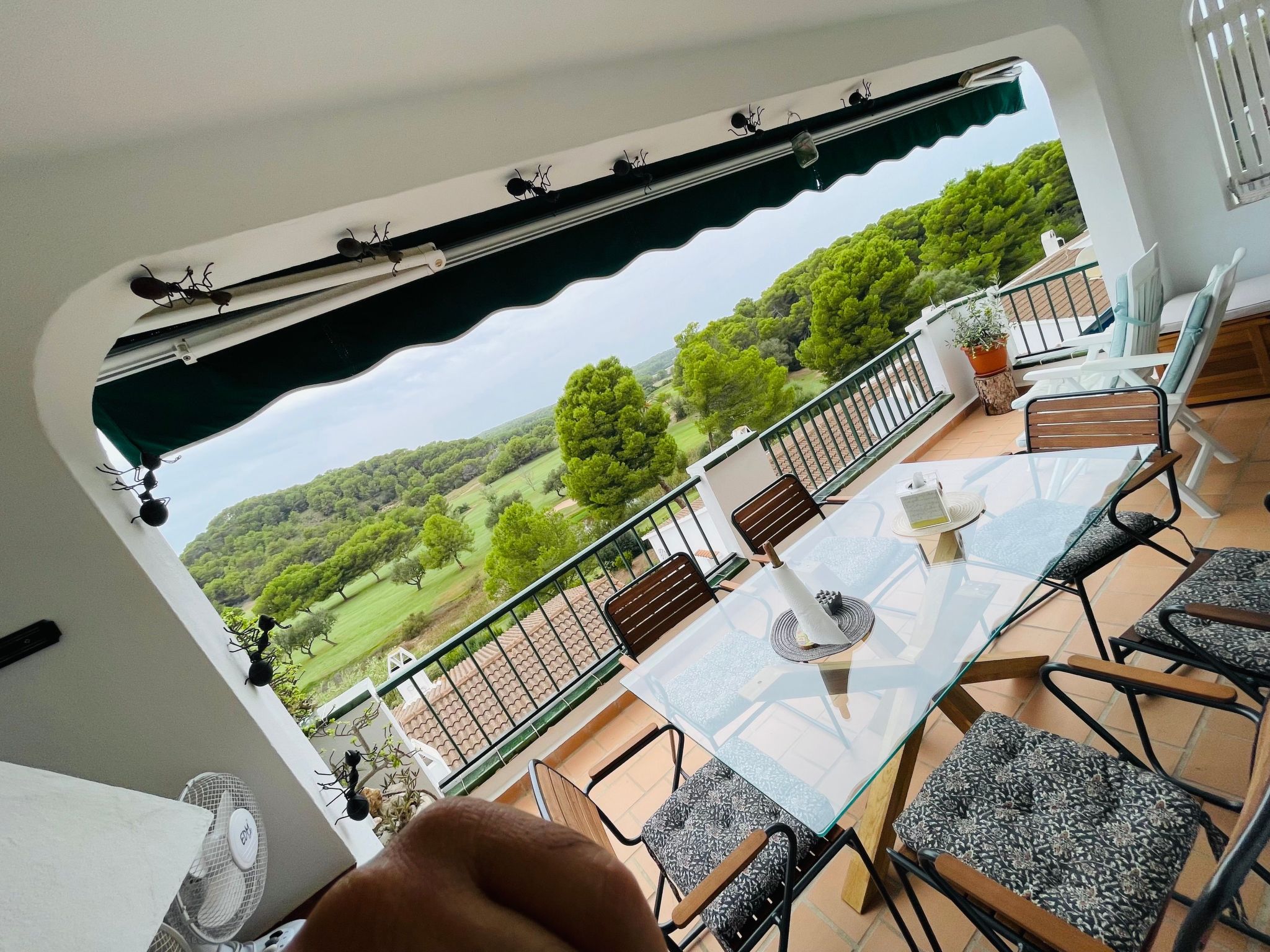 Mit Pool, umgeben von Natur-Image-tags.info