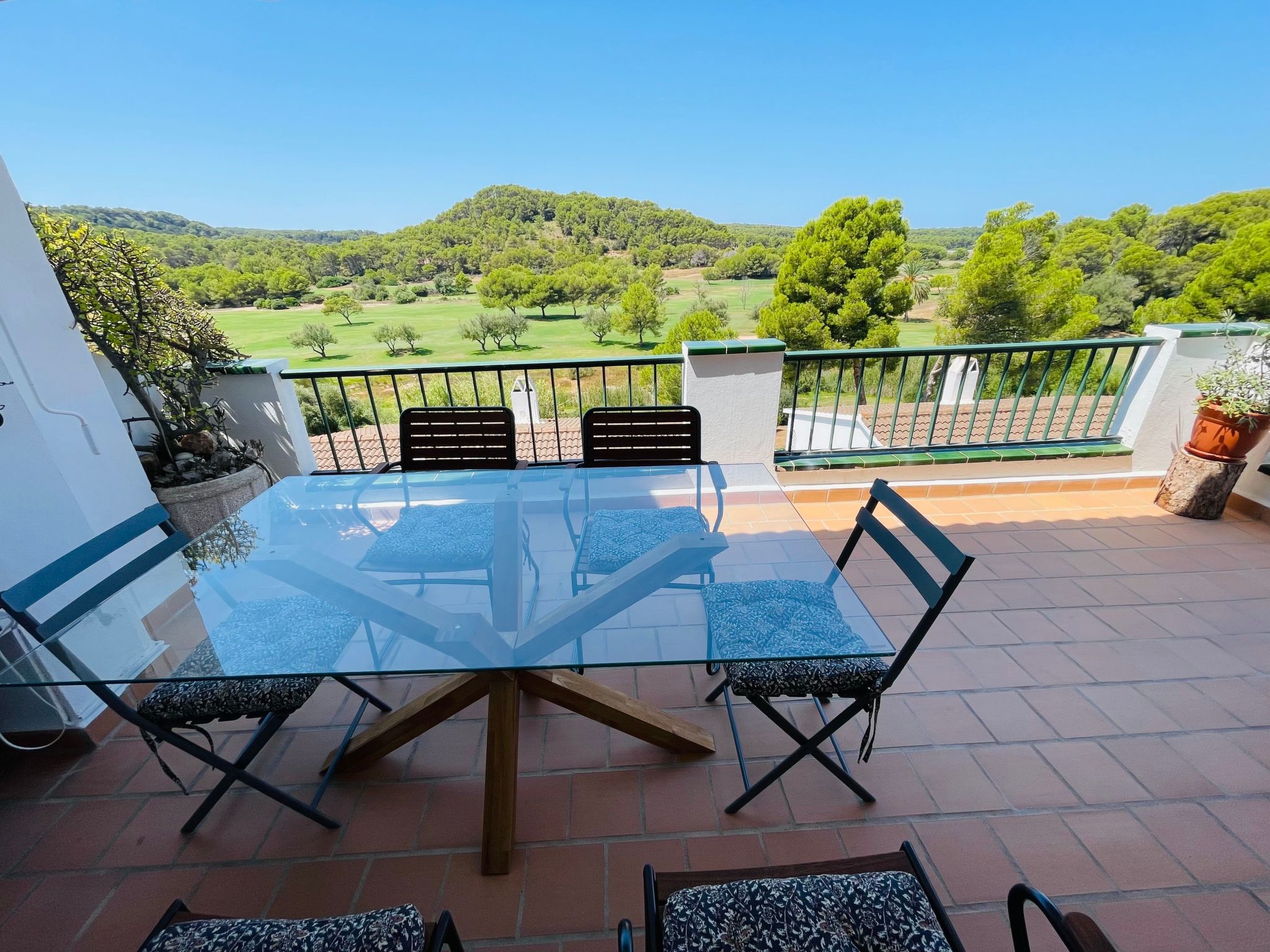 Mit Pool, umgeben von Natur-Image-tags.info