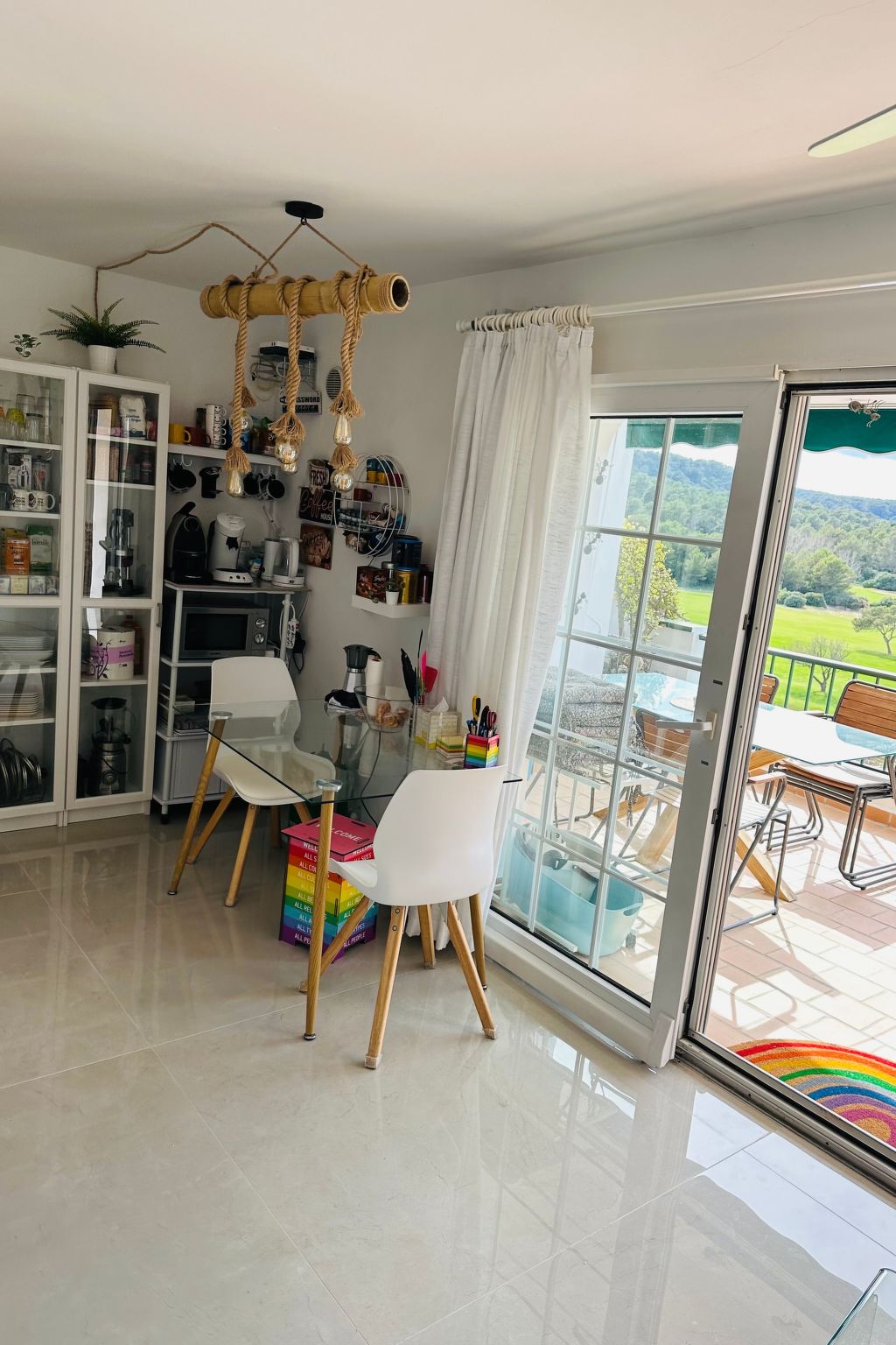 Mit Pool, umgeben von Natur-Inside