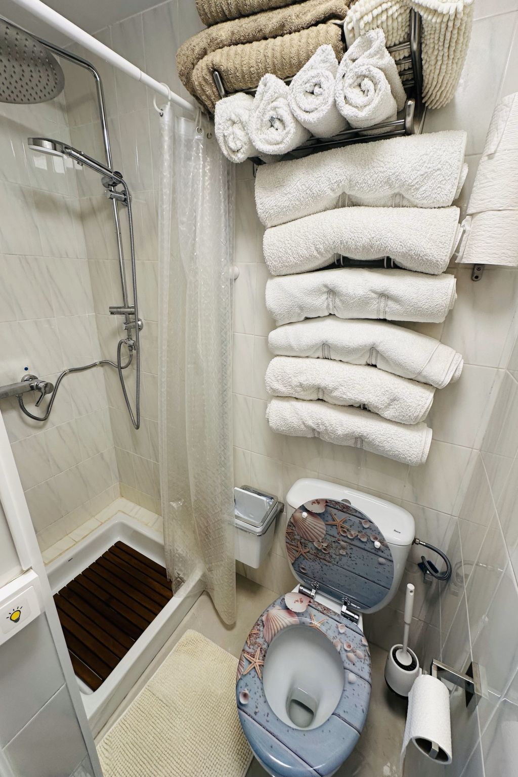 Mit Pool, umgeben von Natur-Inside