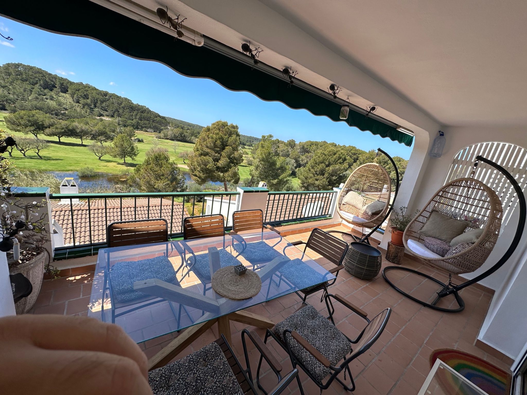 Mit Pool, umgeben von Natur-Outside