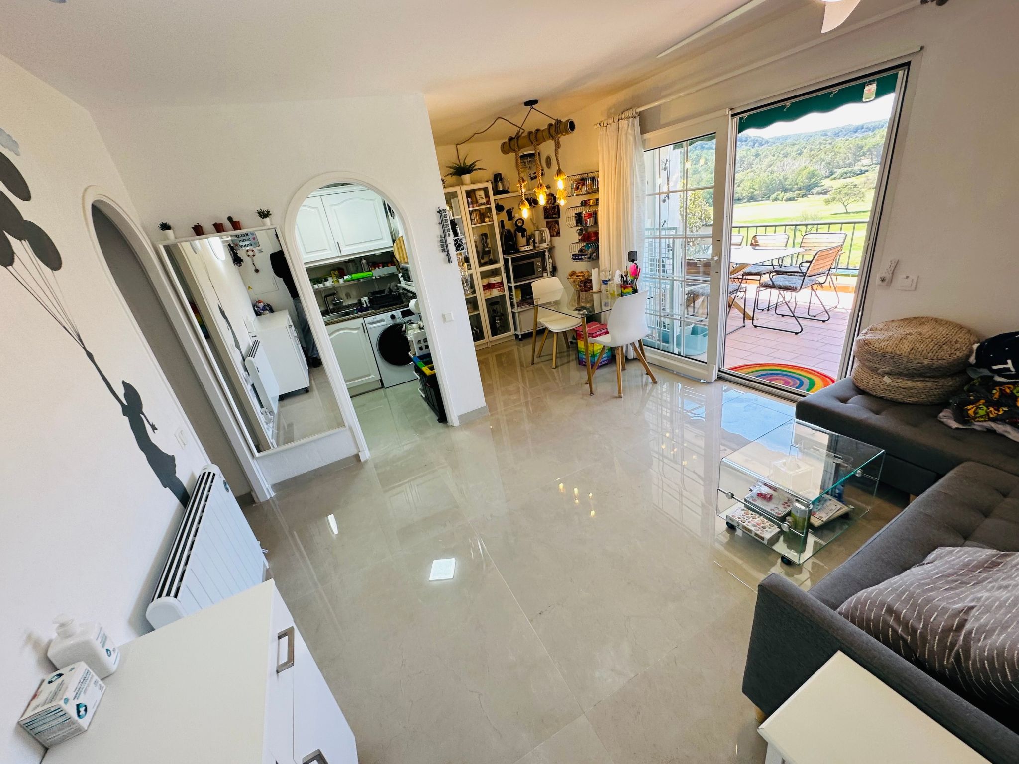 Mit Pool, umgeben von Natur-Image-tags.info