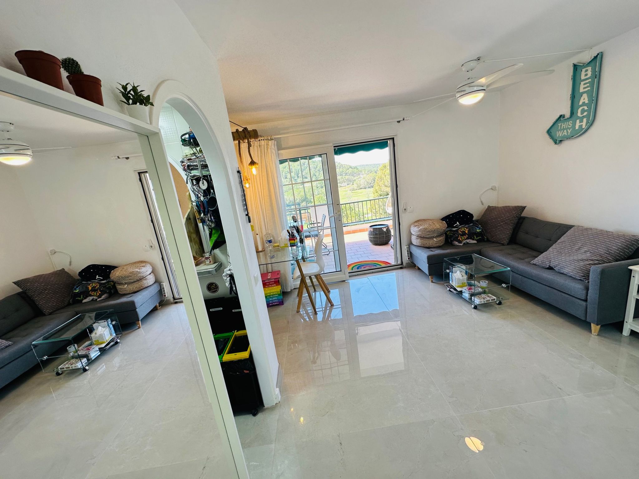 Mit Pool, umgeben von Natur-Inside