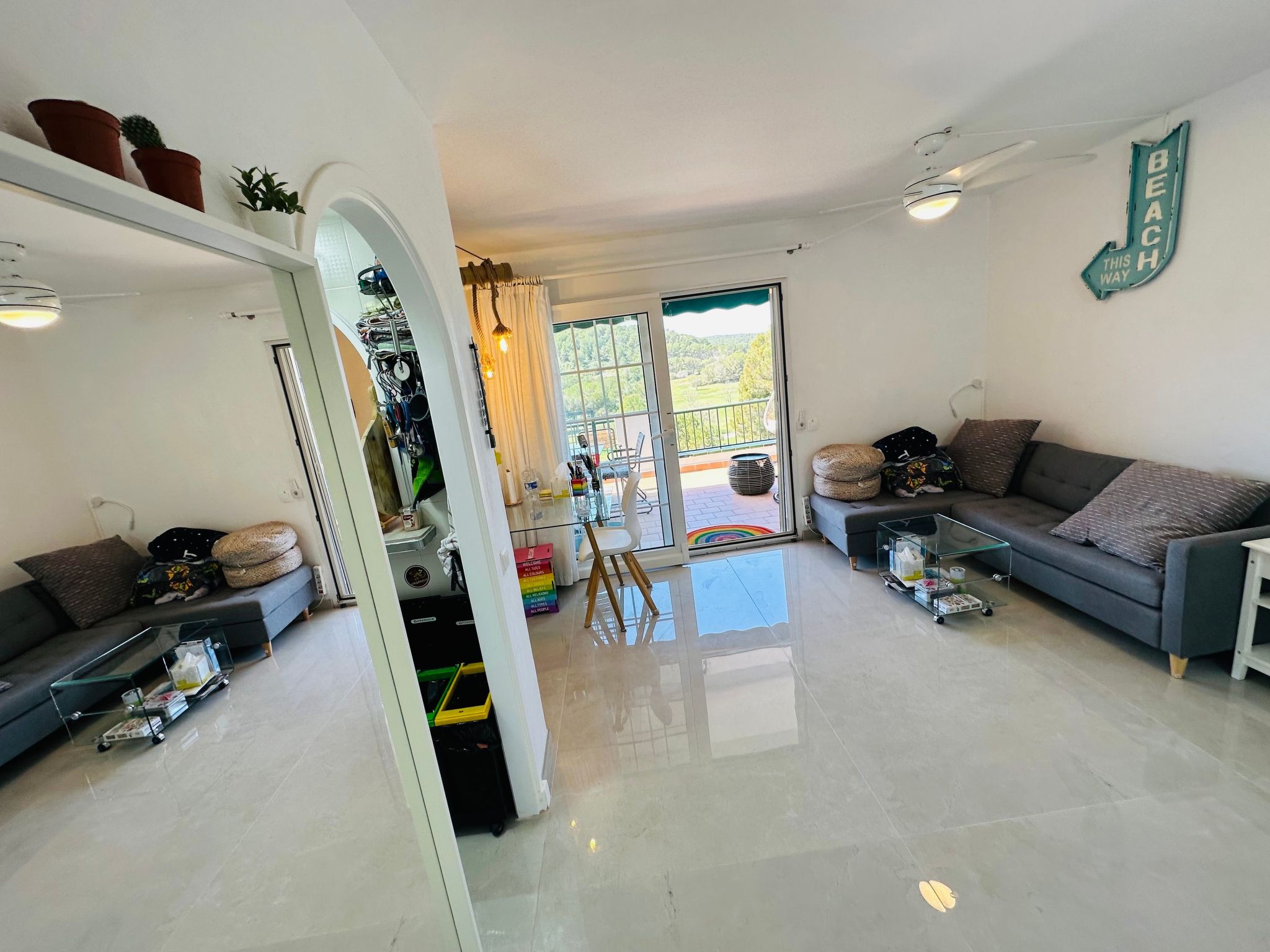 Mit Pool, umgeben von Natur-Inside