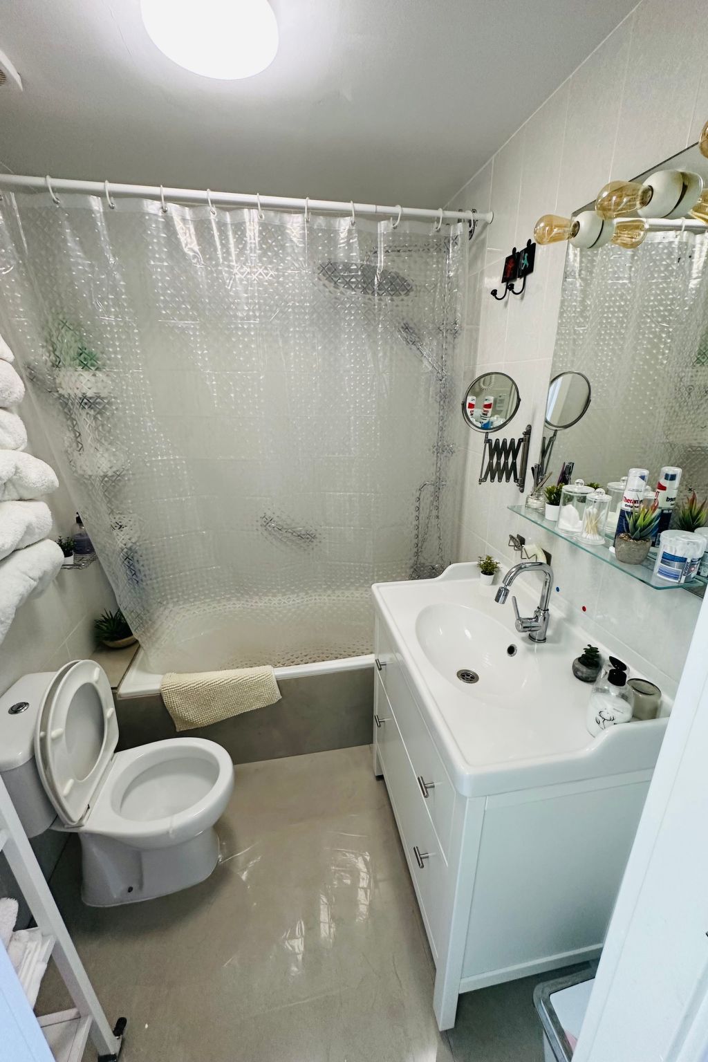 Mit Pool, umgeben von Natur-Inside