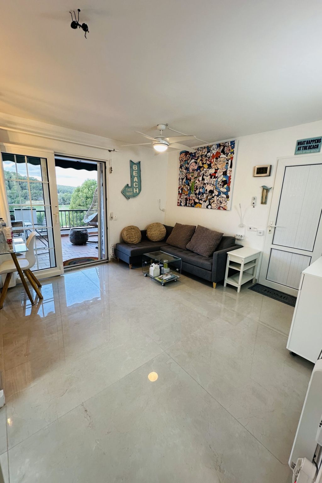 Mit Pool, umgeben von Natur-Image-tags.info