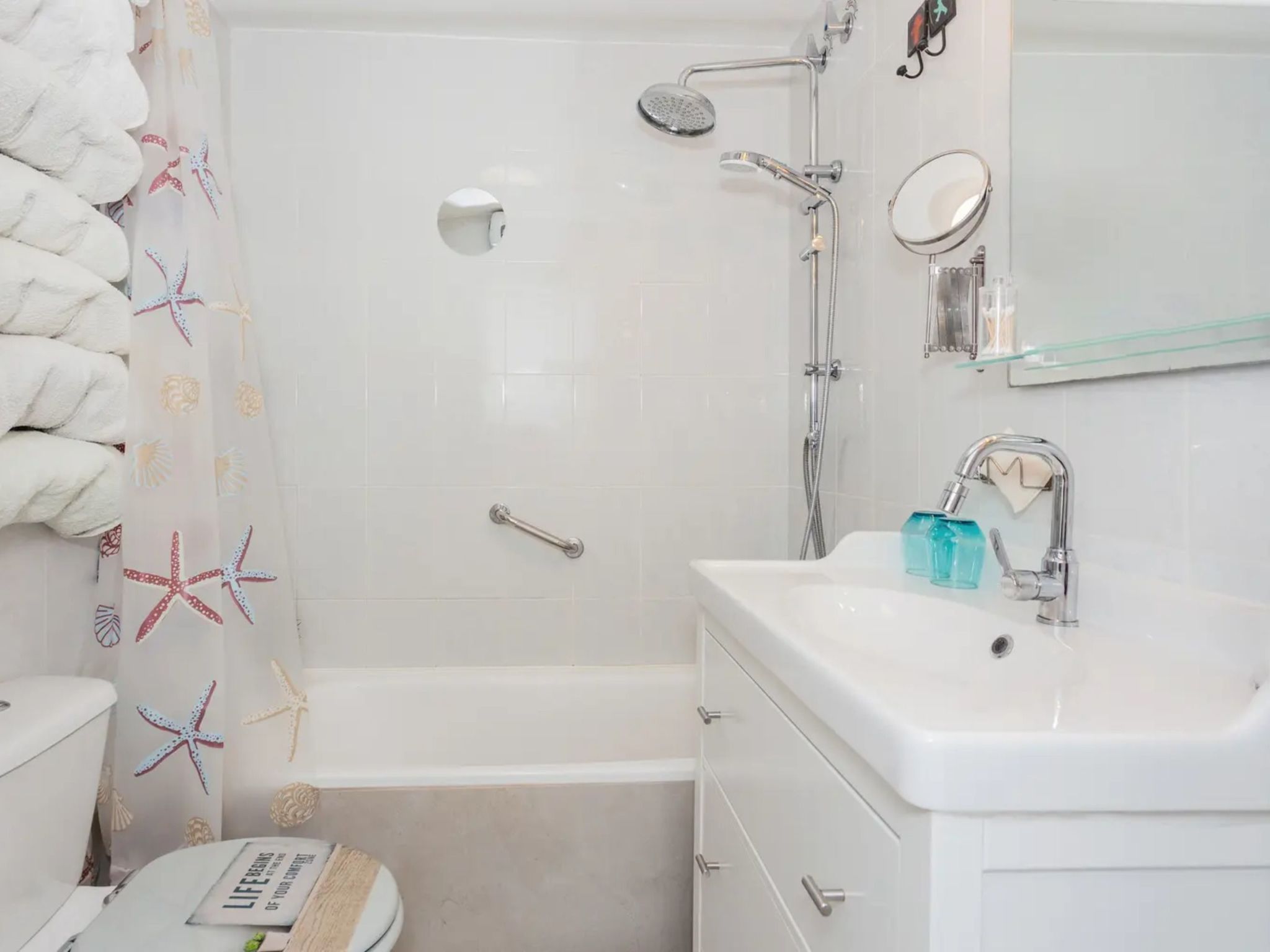 Mit Pool, umgeben von Natur-Inside