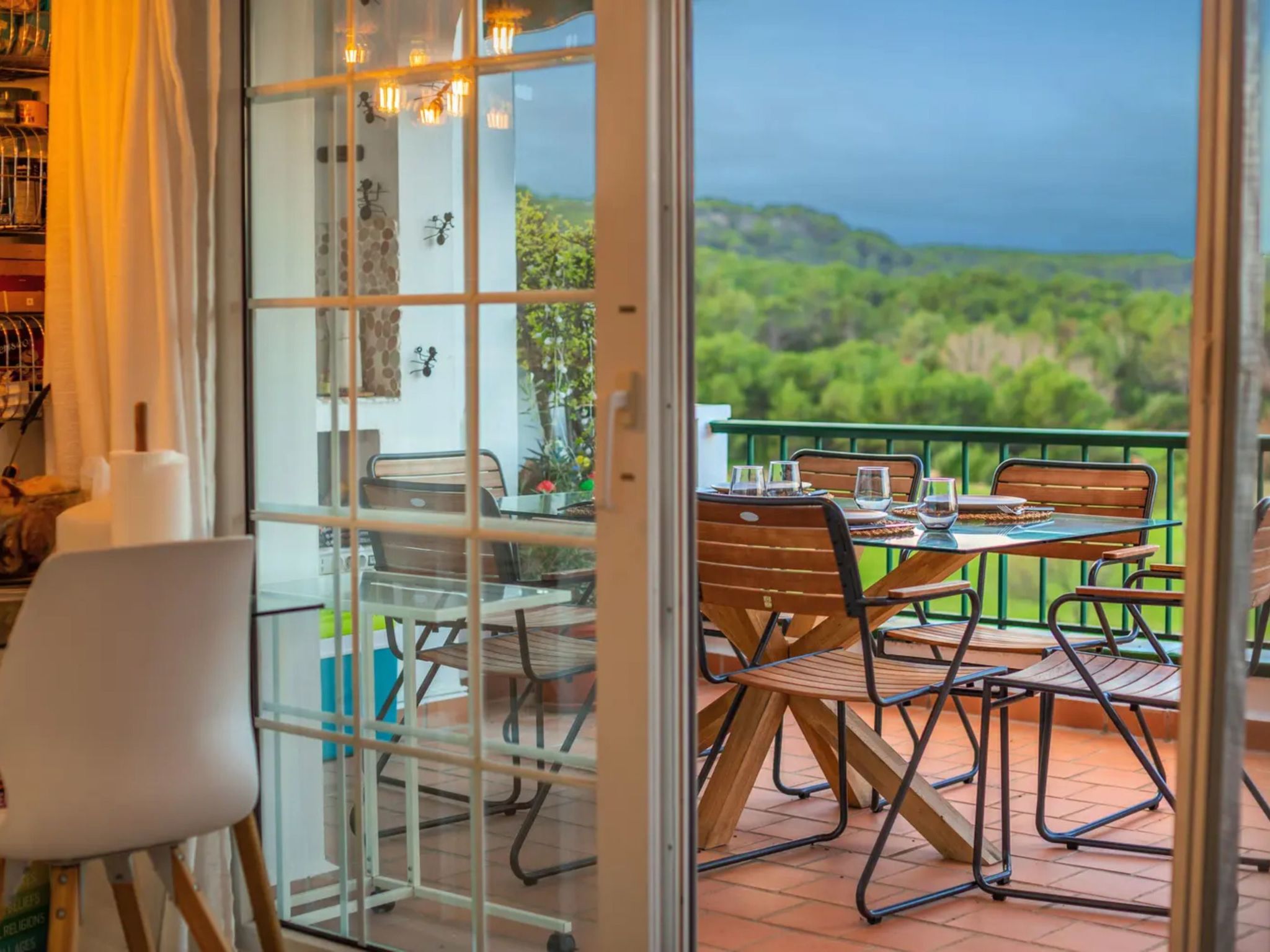 Mit Pool, umgeben von Natur-Outside