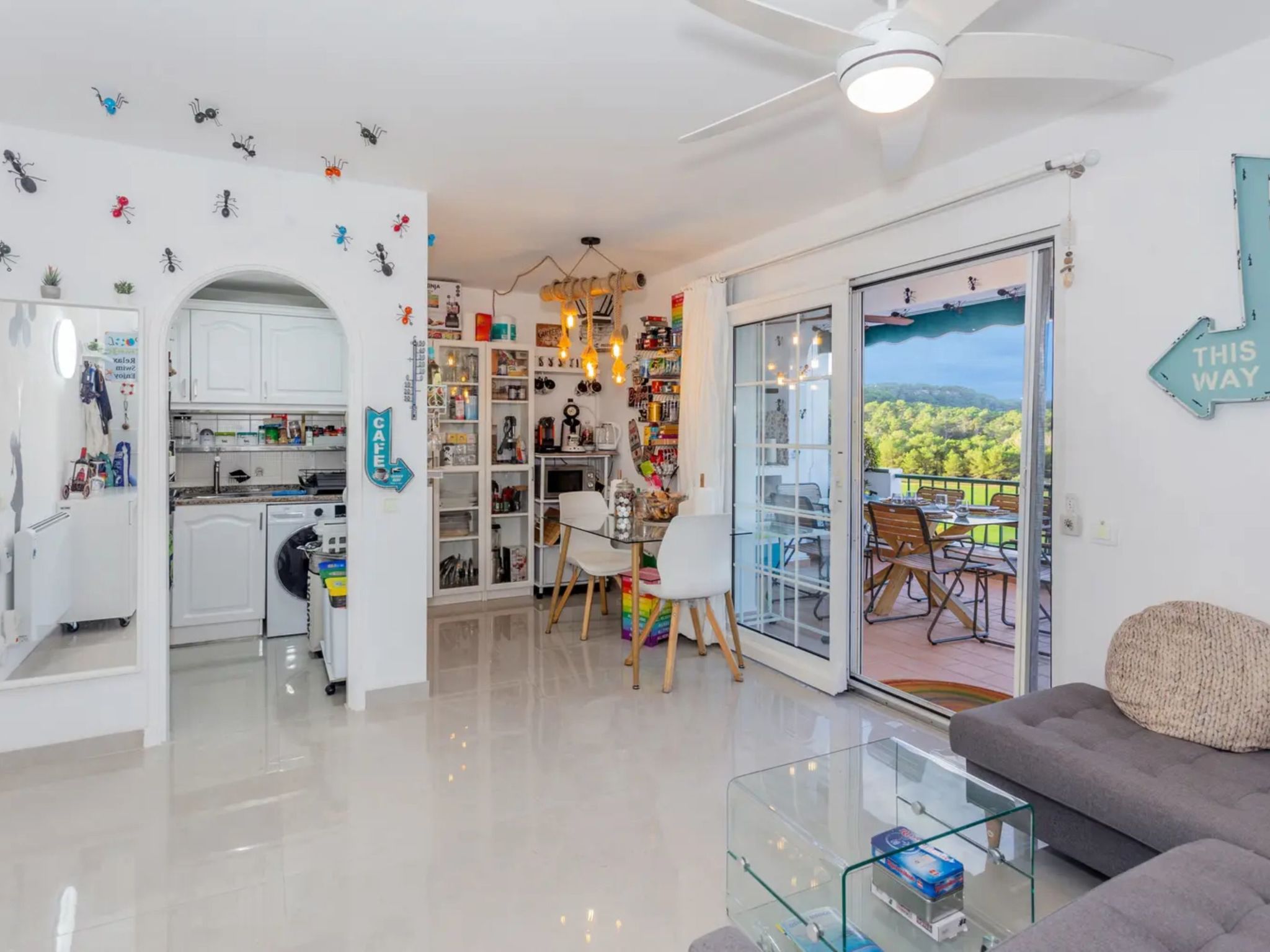 Mit Pool, umgeben von Natur-Inside