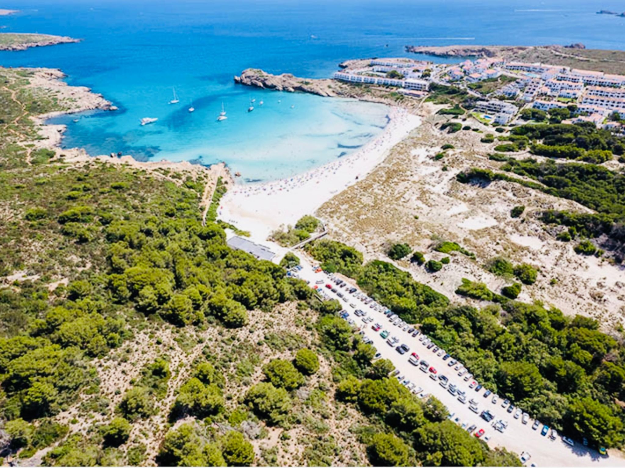 Mit Pool, umgeben von Natur-Outside