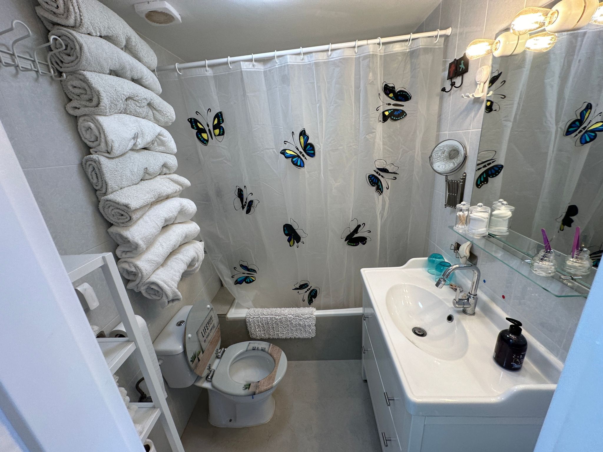 Mit Pool, umgeben von Natur-Inside