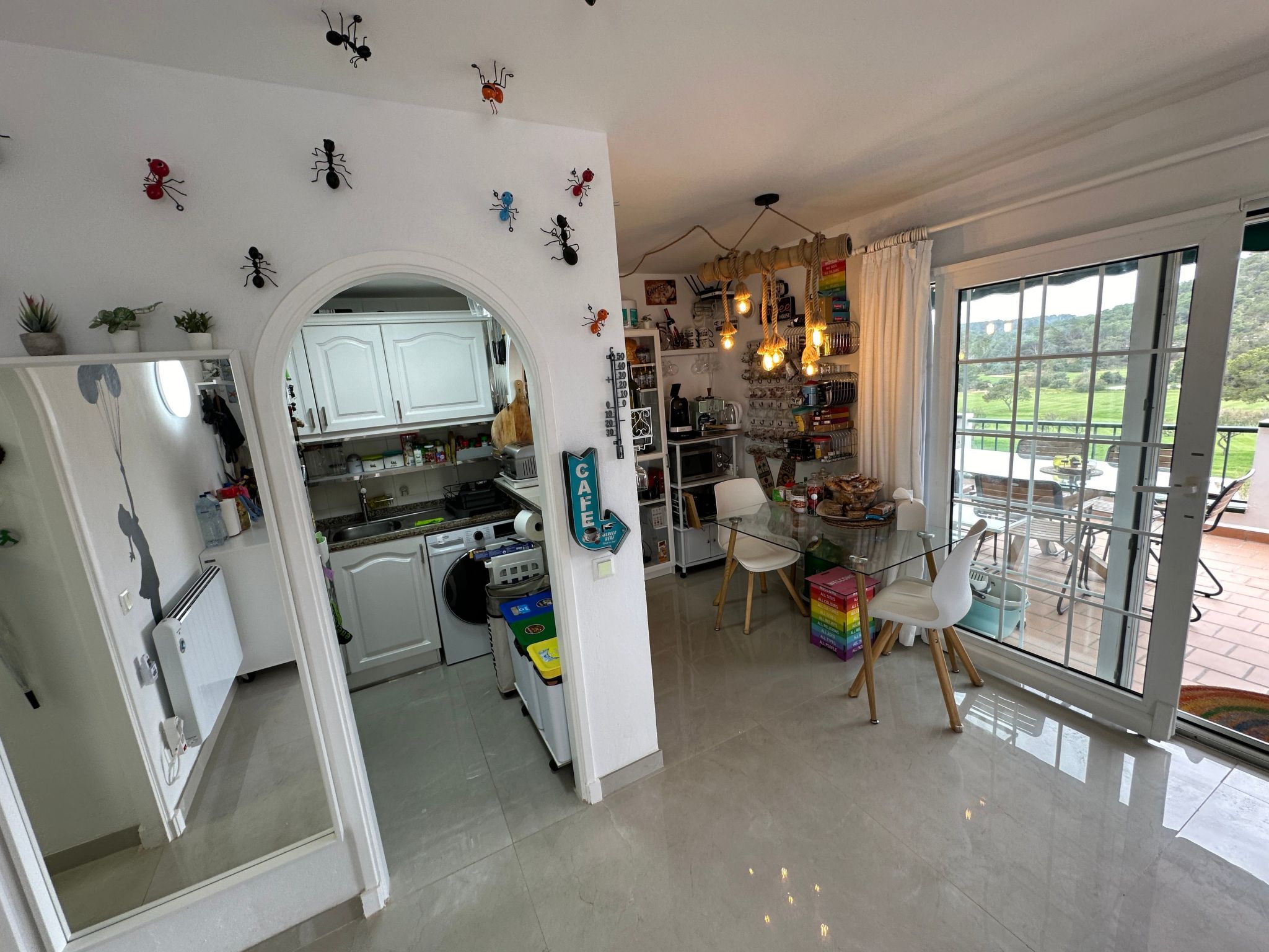 Mit Pool, umgeben von Natur-Inside