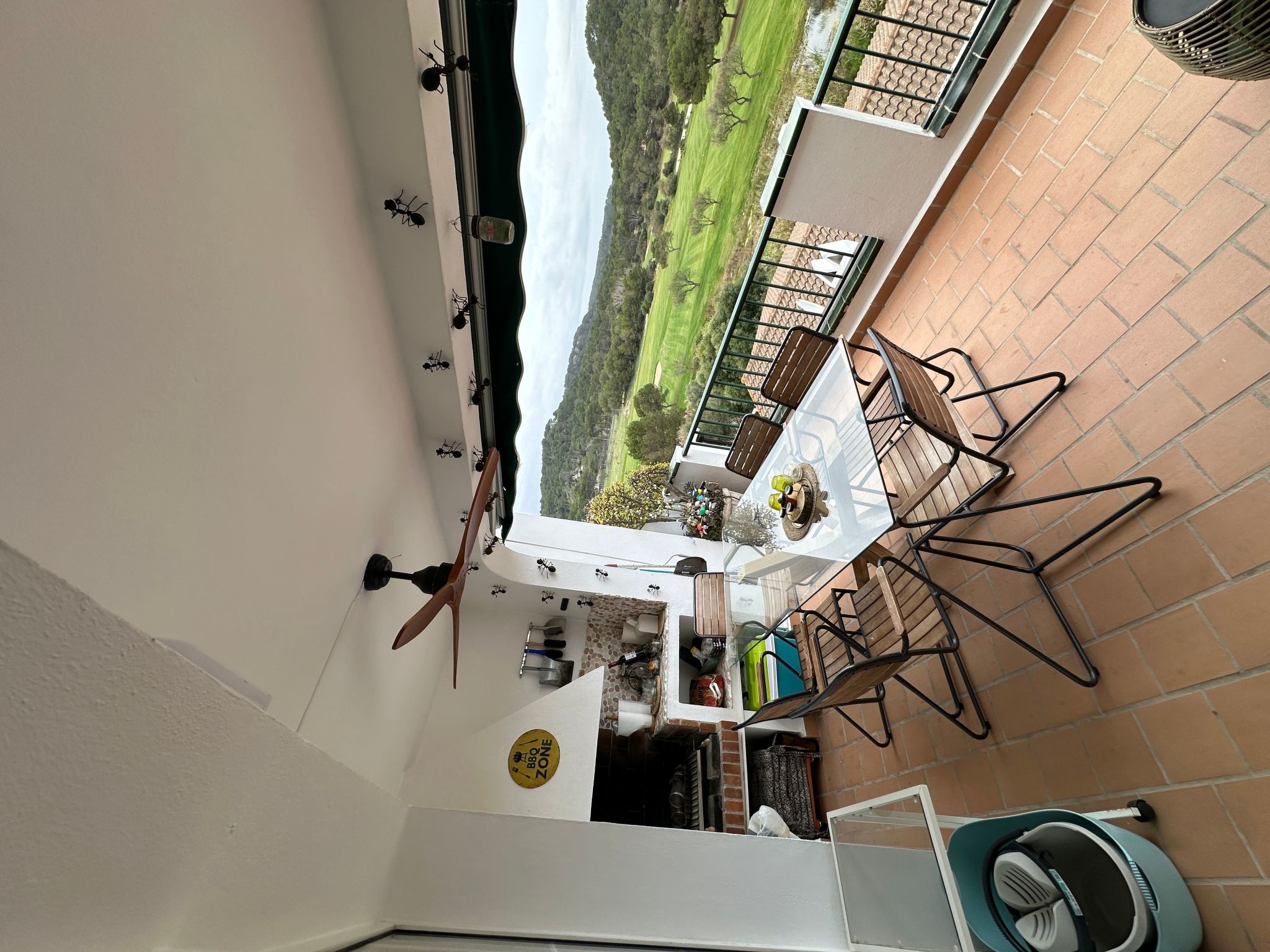 Mit Pool, umgeben von Natur-Outside