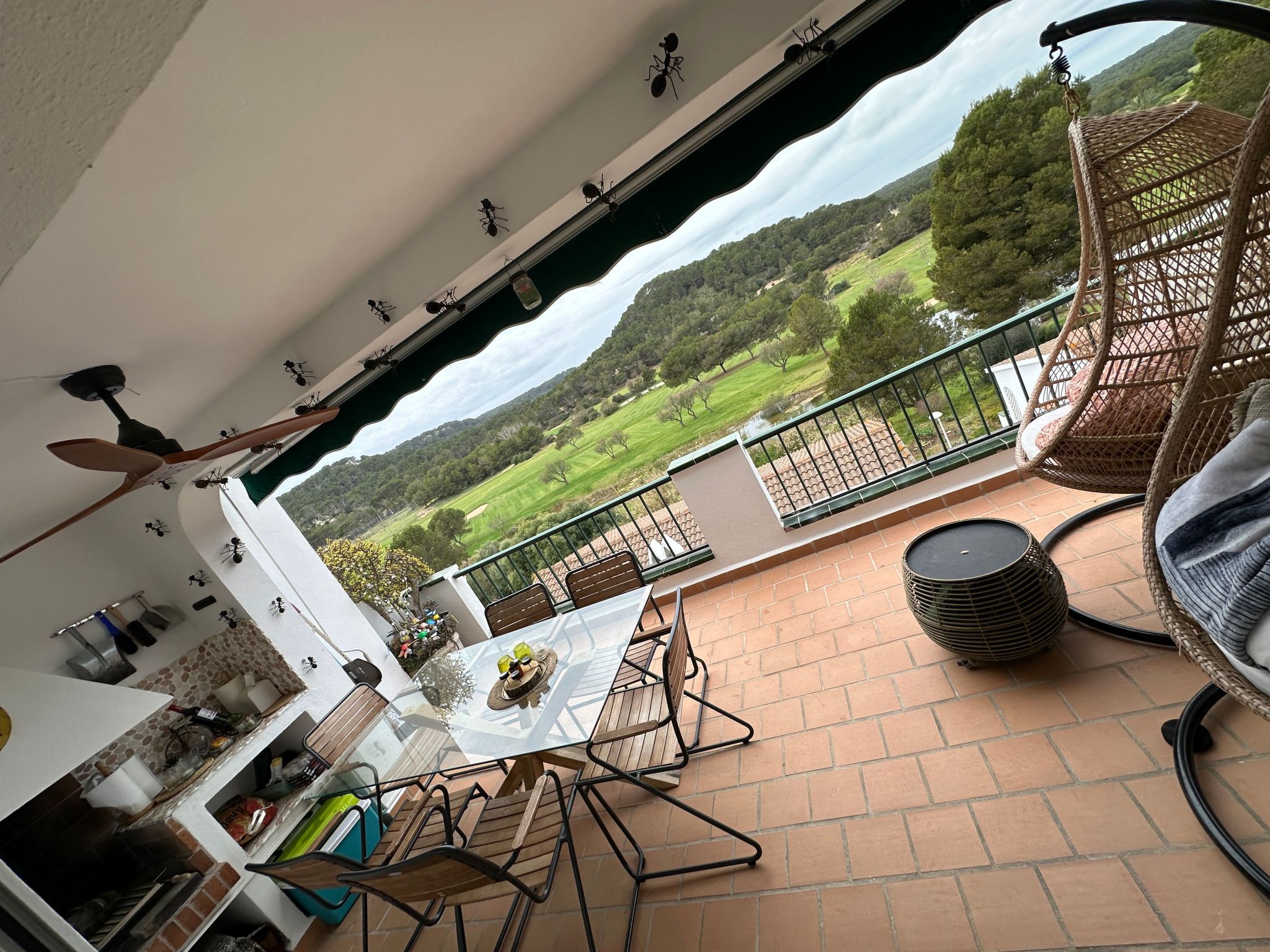 Mit Pool, umgeben von Natur-Outside