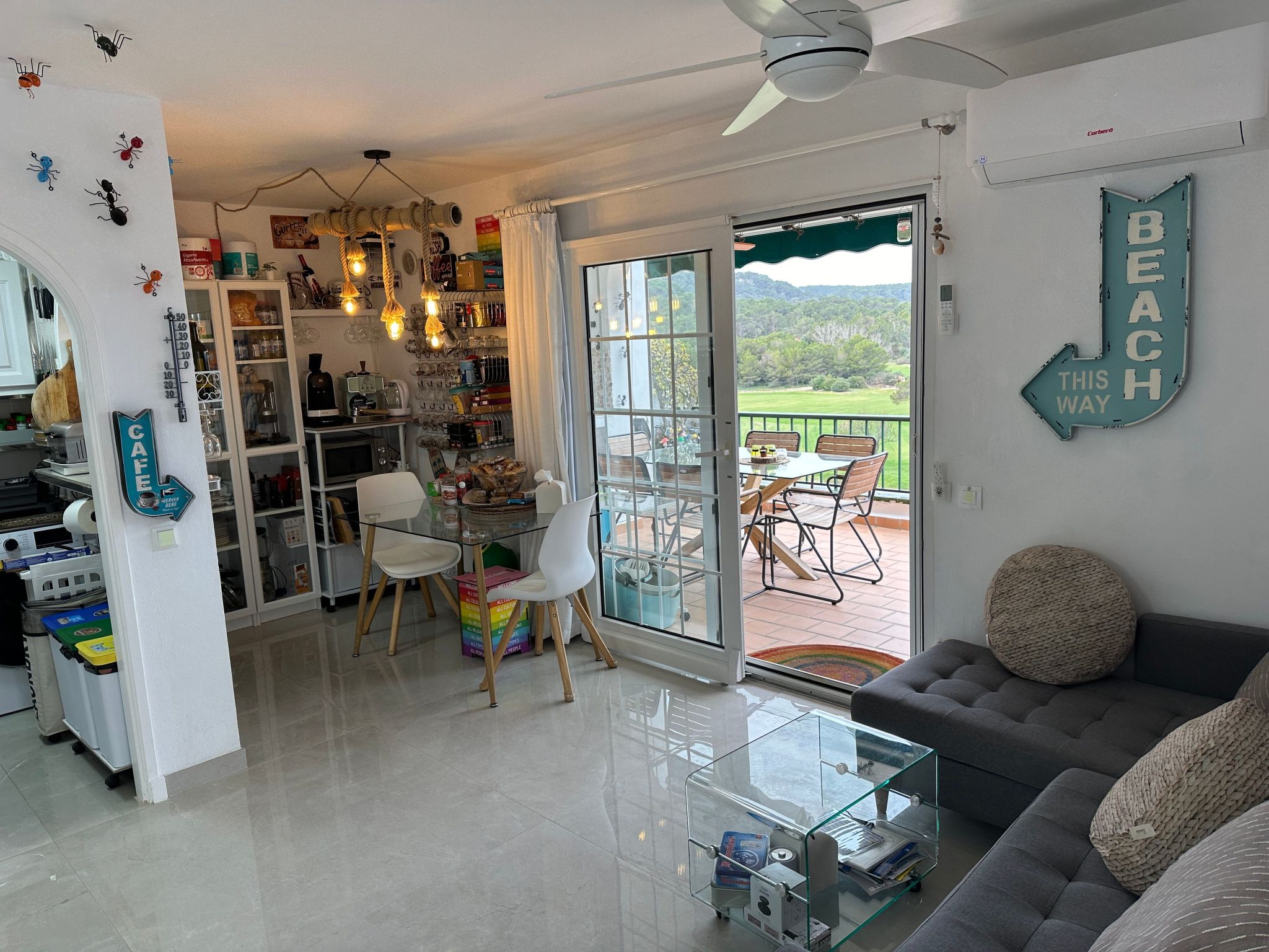 Mit Pool, umgeben von Natur-Inside