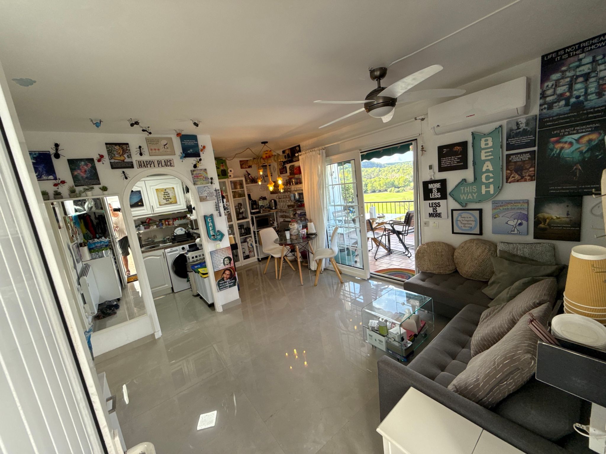 Mit Pool, umgeben von Natur-Inside