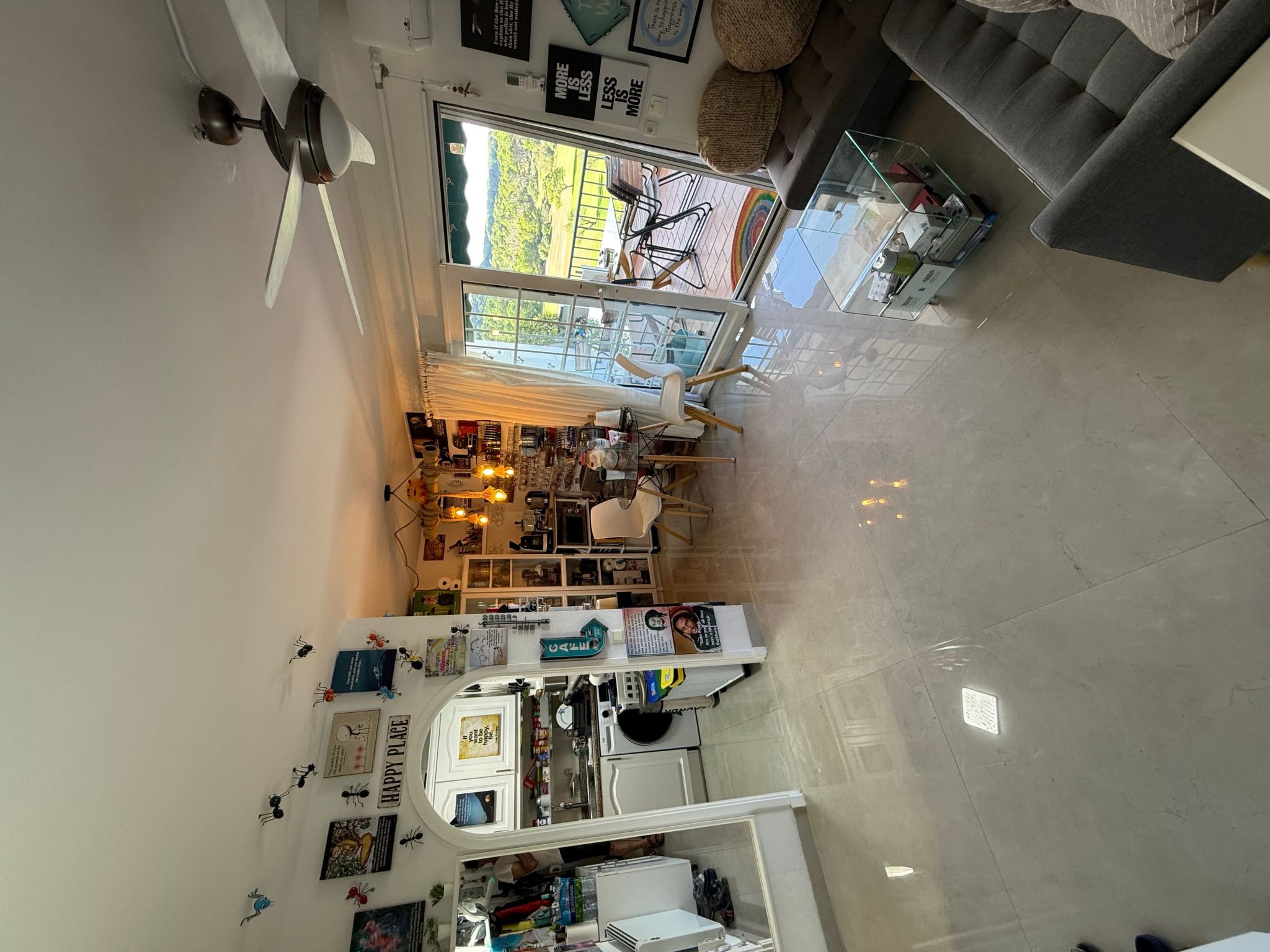 Mit Pool, umgeben von Natur-Inside