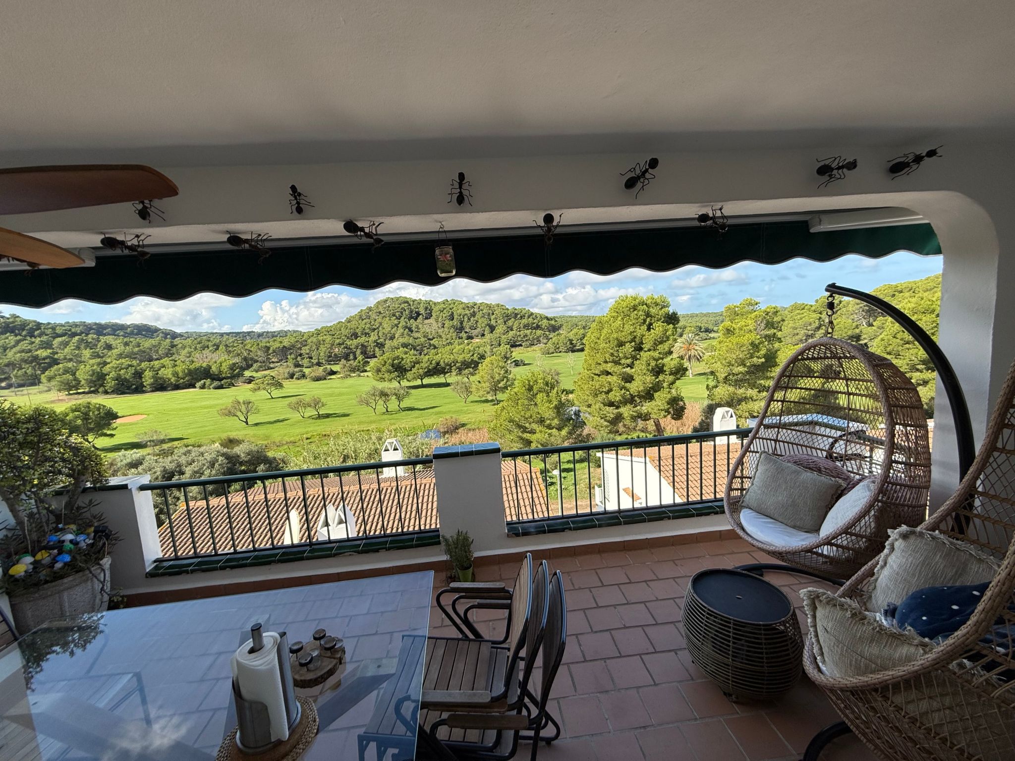 Mit Pool, umgeben von Natur-Outside