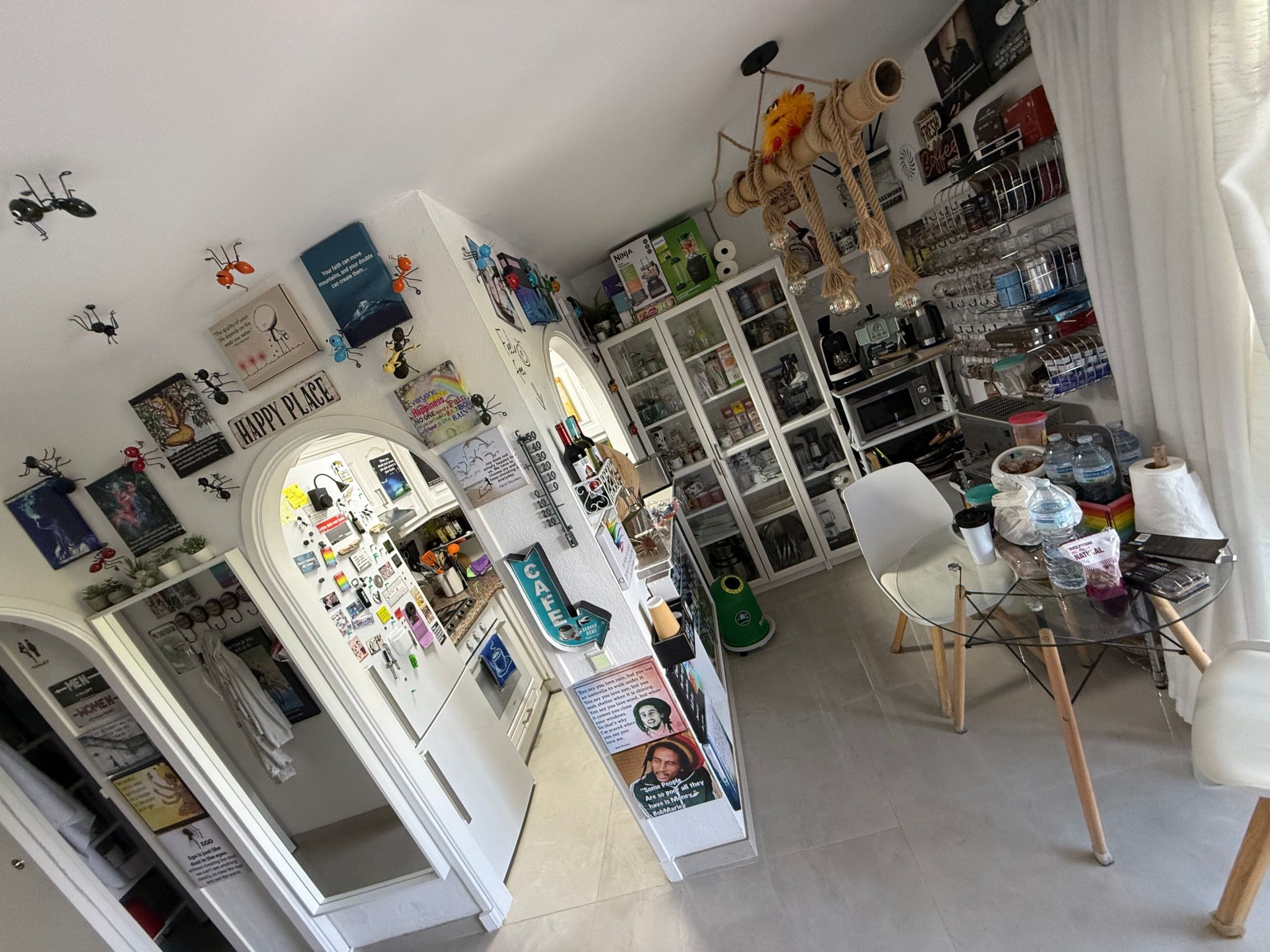 Mit Pool, umgeben von Natur-Image-tags.info