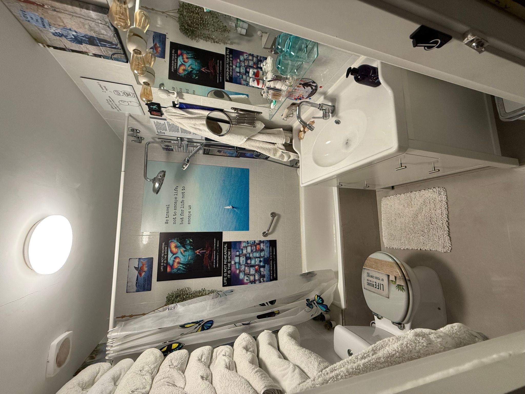 Mit Pool, umgeben von Natur-Image-tags.info