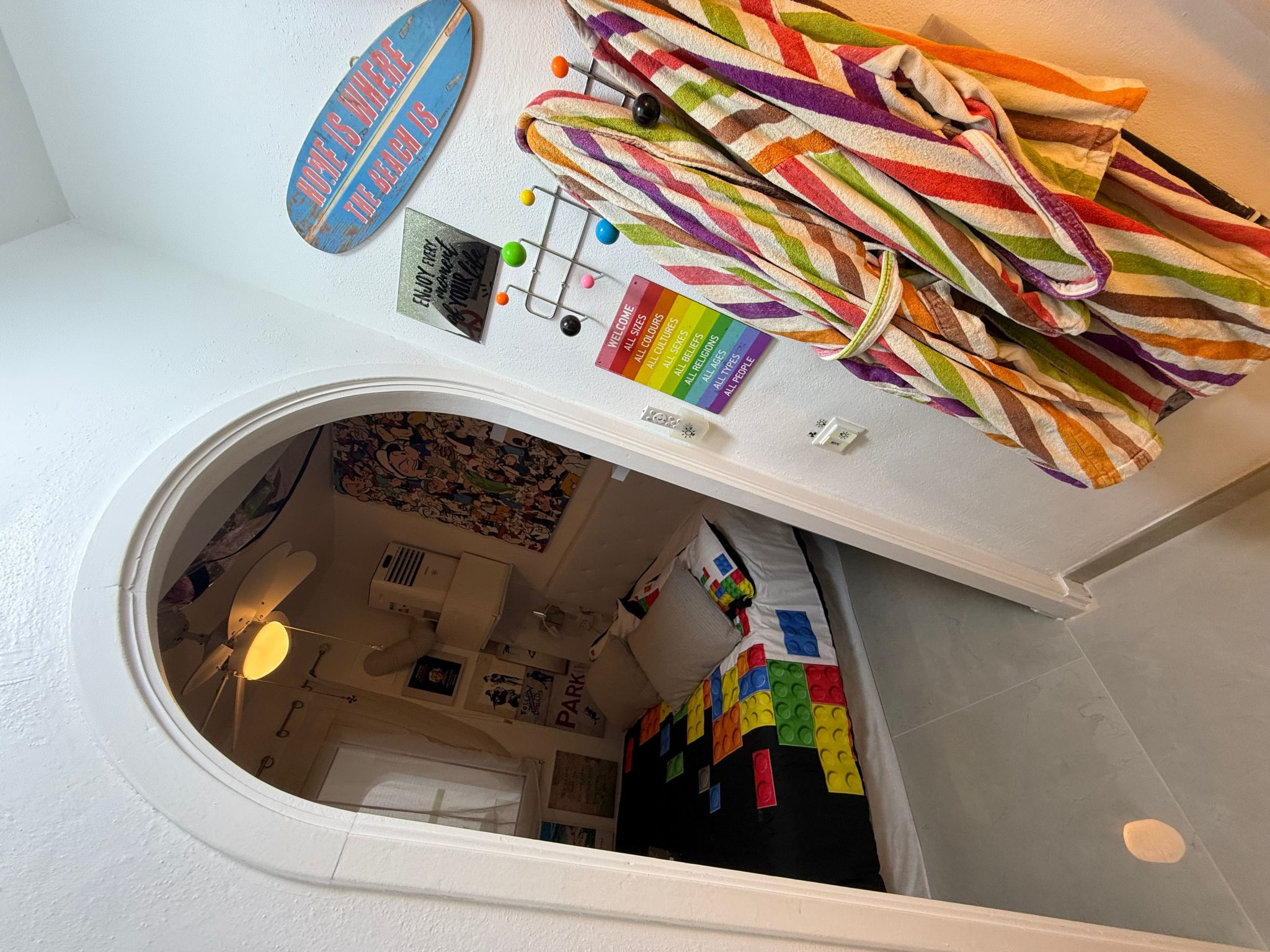 Mit Pool, umgeben von Natur-Image-tags.info