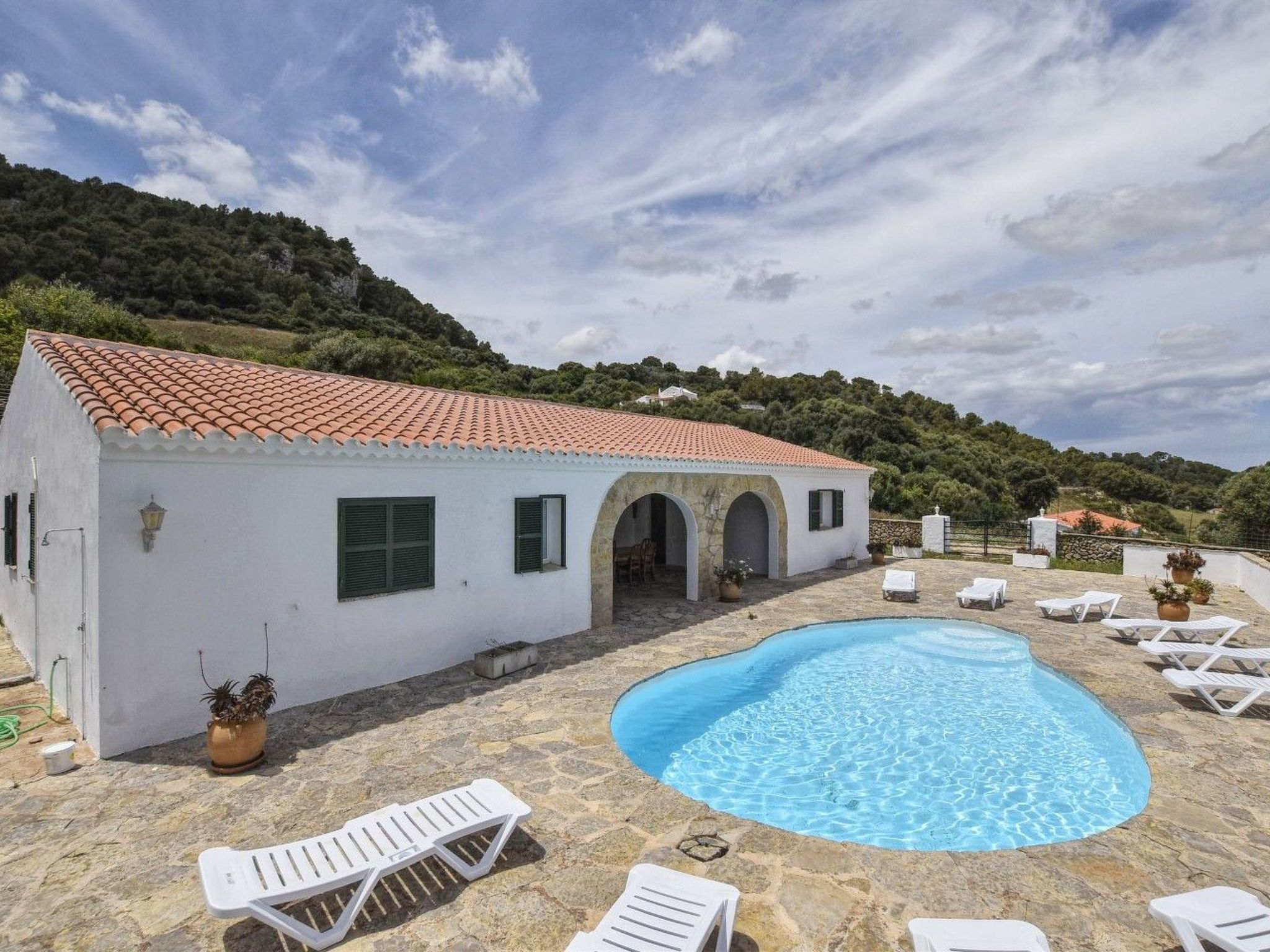 Wunderschönes Landhaus im Landhausstil mit Pool auf dem Land, in der Nähe von M - Image-tags.info