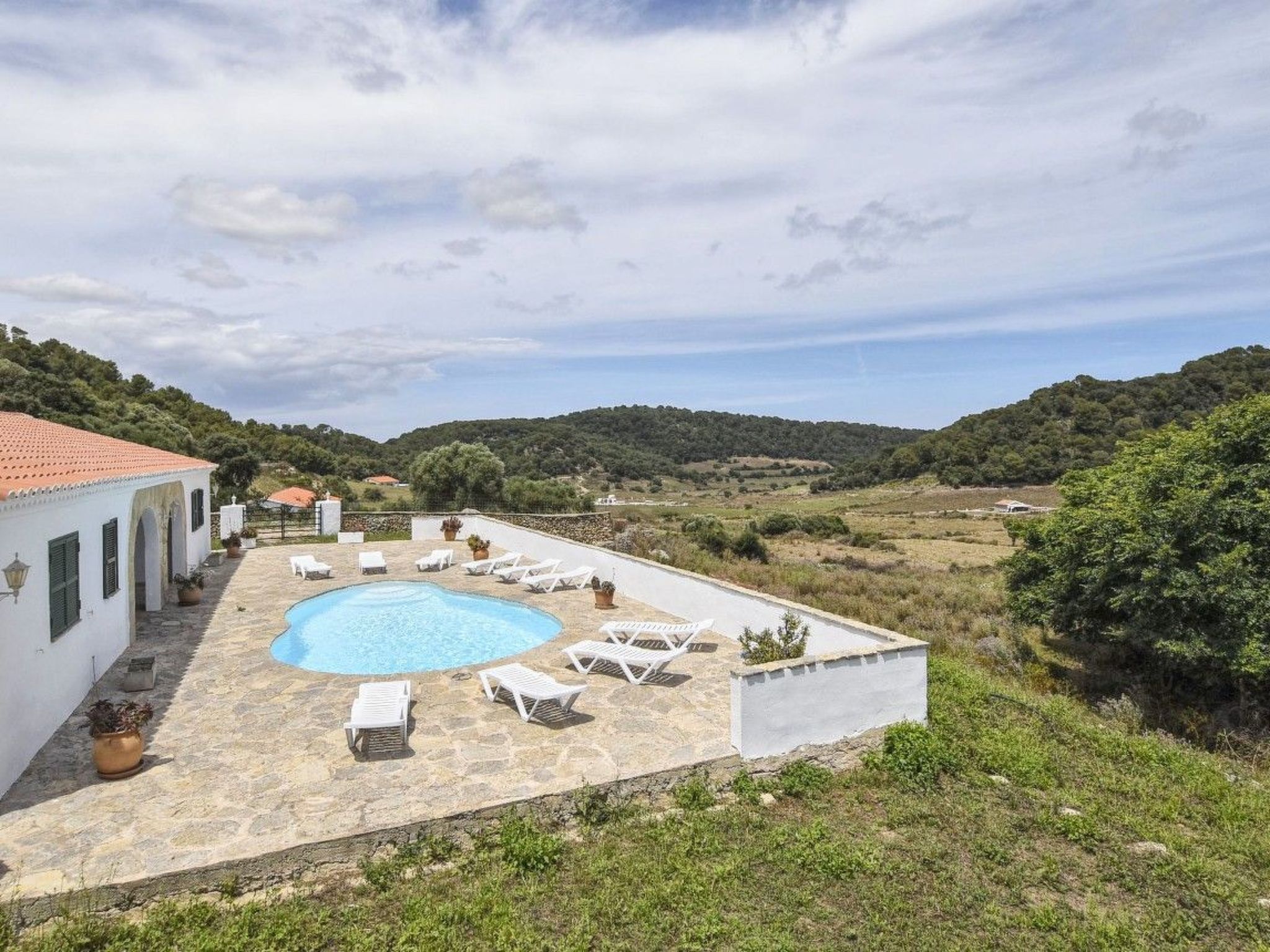 Wunderschönes Landhaus im Landhausstil mit Pool auf dem Land, in der Nähe von M - Image-tags.info