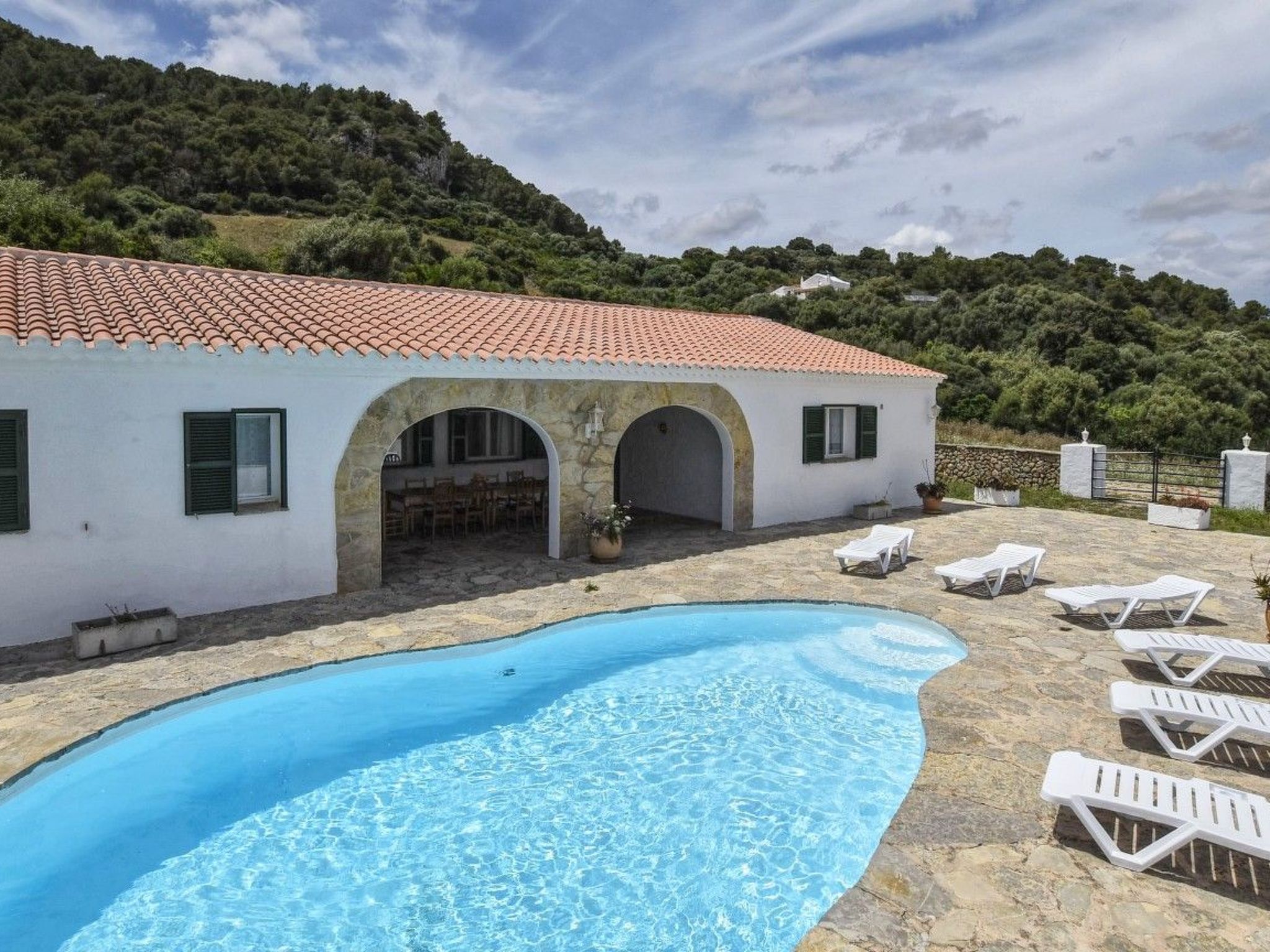 Wunderschönes Landhaus im Landhausstil mit Pool auf dem Land, in der Nähe von M - Image-tags.info